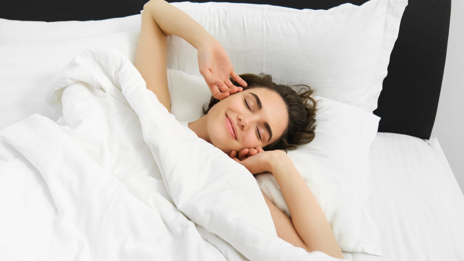 Por qué las mujeres necesitan más horas de sueño que los hombres
