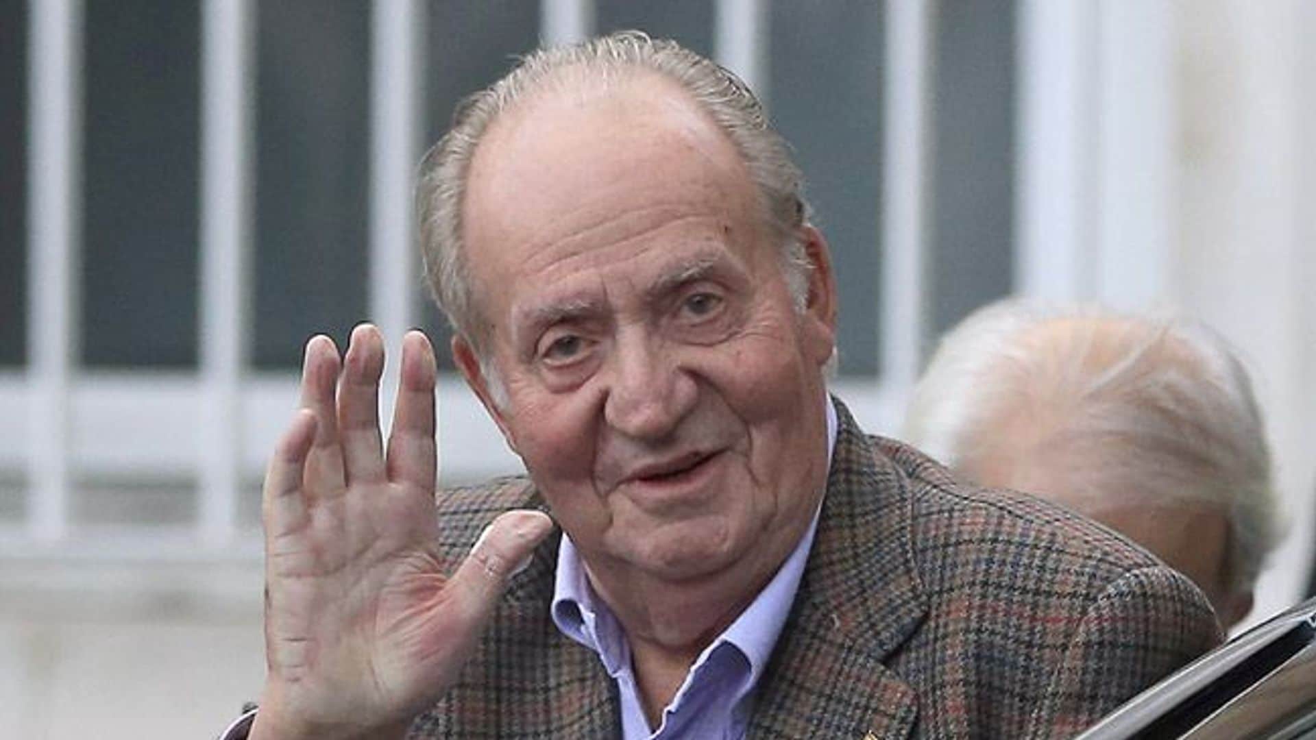 La foto que lo explica todo: el rey Juan Carlos, su médico y el motivo de su visita a un hospital de ortopedia en Abu Dabi