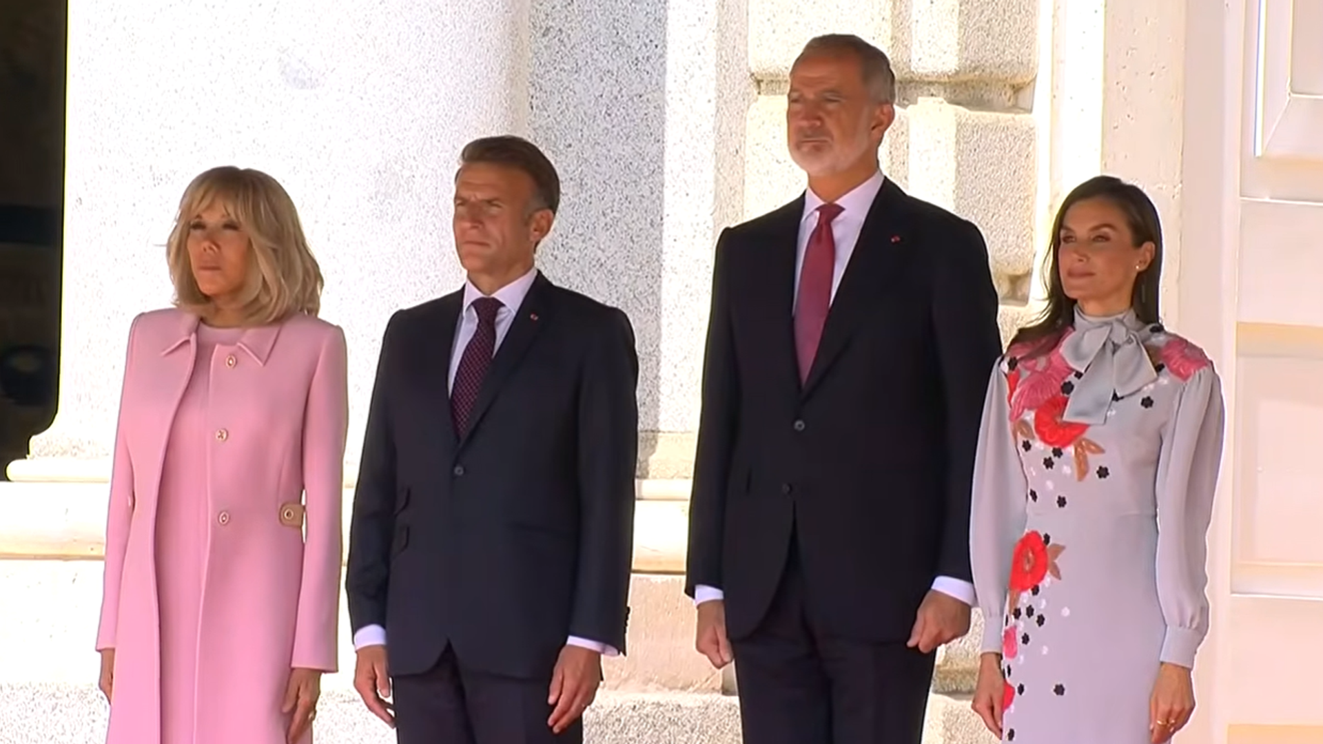 Los reyes Felipe y Letizia reciben con los máximos honores a Emmanuel y Brigitte Macron en el Palacio Real de Madrid
