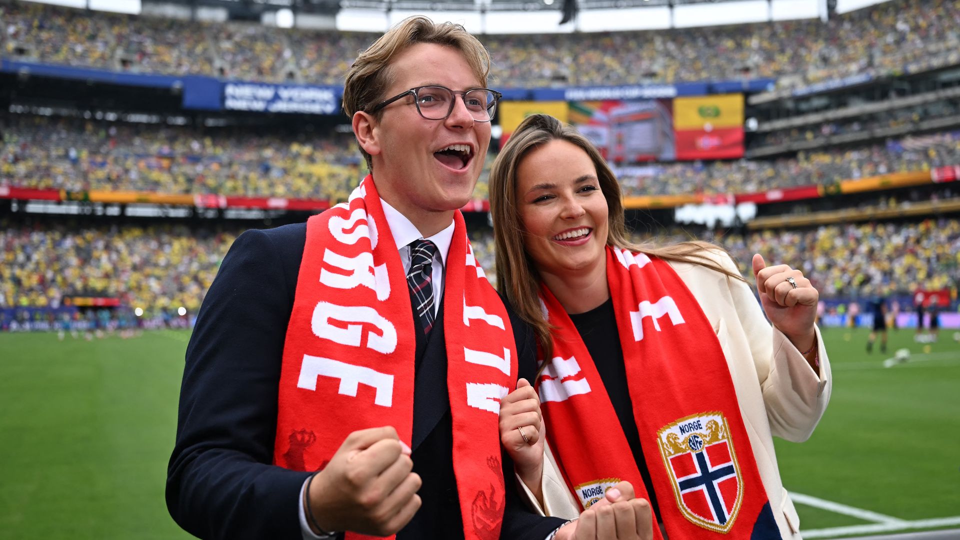 El abrazo viral de Ingrid de Noruega a Haaland sin camiseta en el vestuario: el vídeo del Mundial que todos están comentando