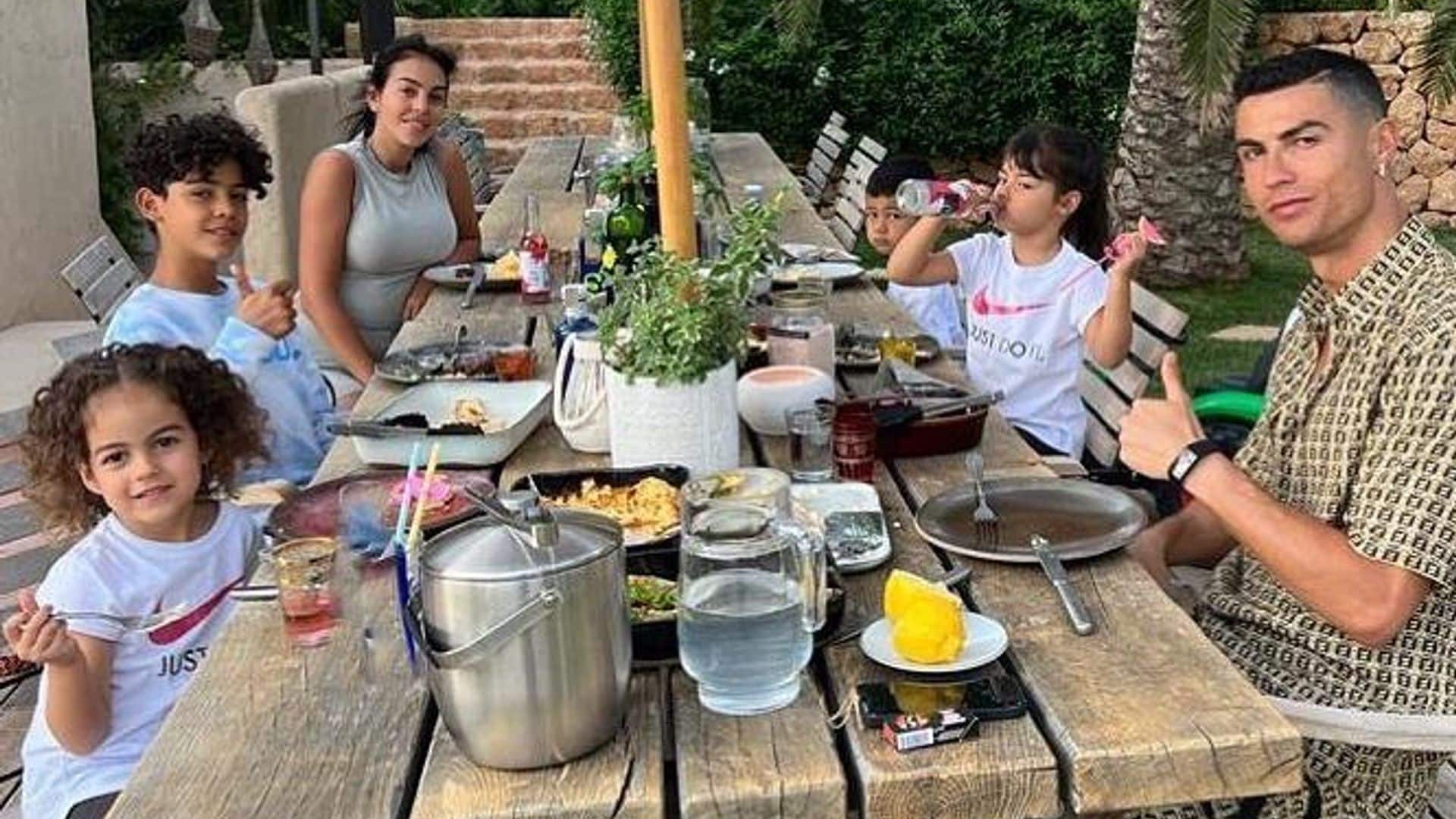 ¡Fans de Bad Bunny! Las hijas de Cristiano Ronaldo y Georgina Rodríguez le ponen ritmo al verano