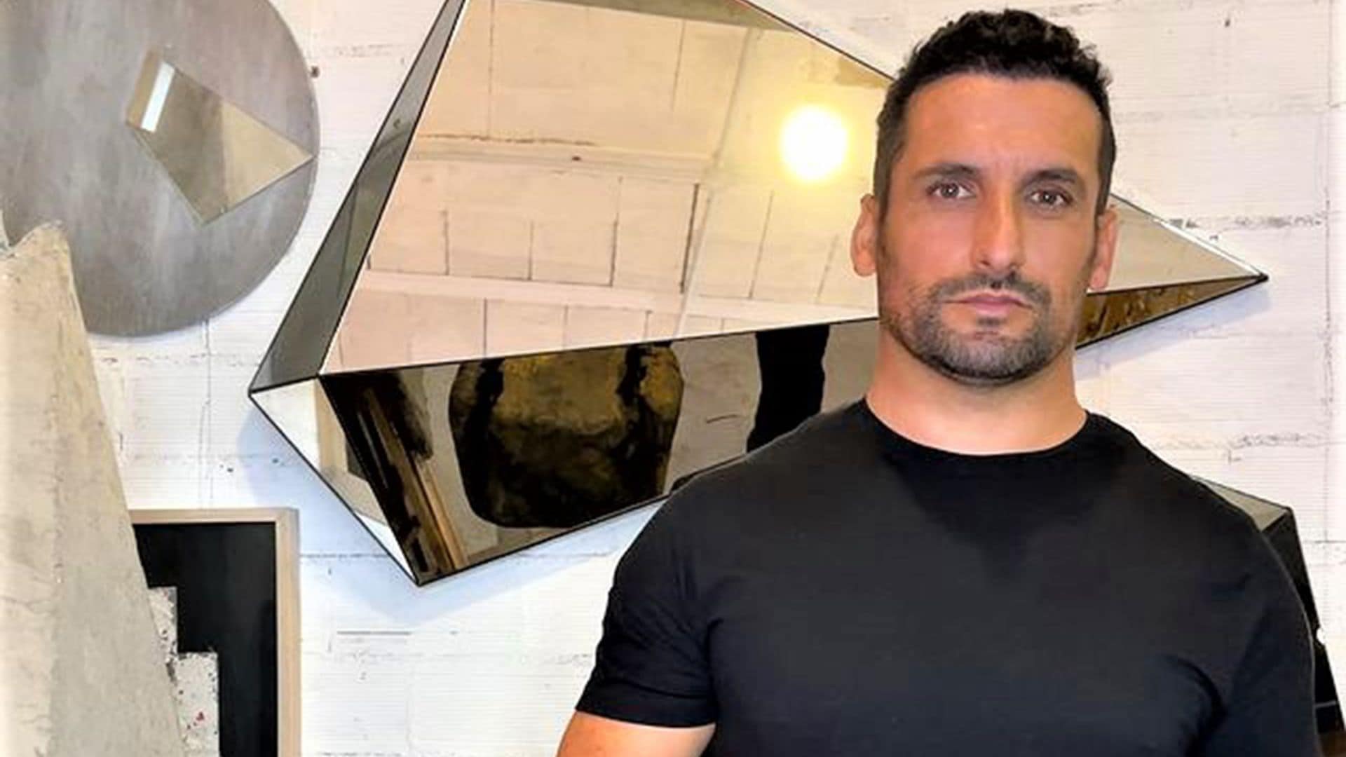 Así es Carlos García, el atractivo cuñado de Georgina Rodríguez que además es un prestigioso artista