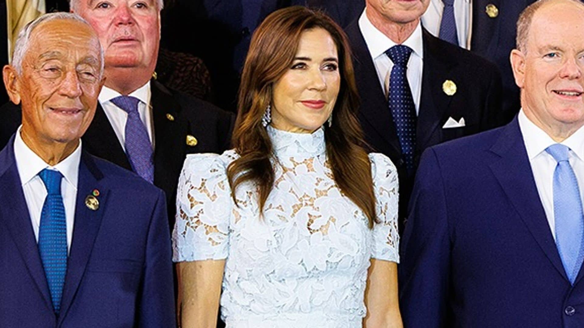 La reina Mary de Dinamarca en la inauguración del Gran Museo Egipcio, 2025.