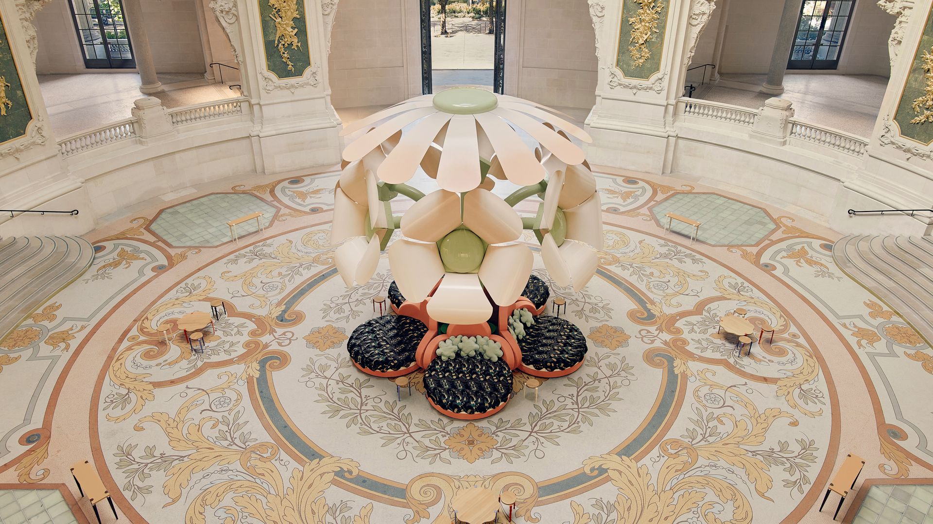 La instalación monumental 'Le Grand Bouquet', expuesta en el Grand Palais durante la Paris Design Week de 2026.