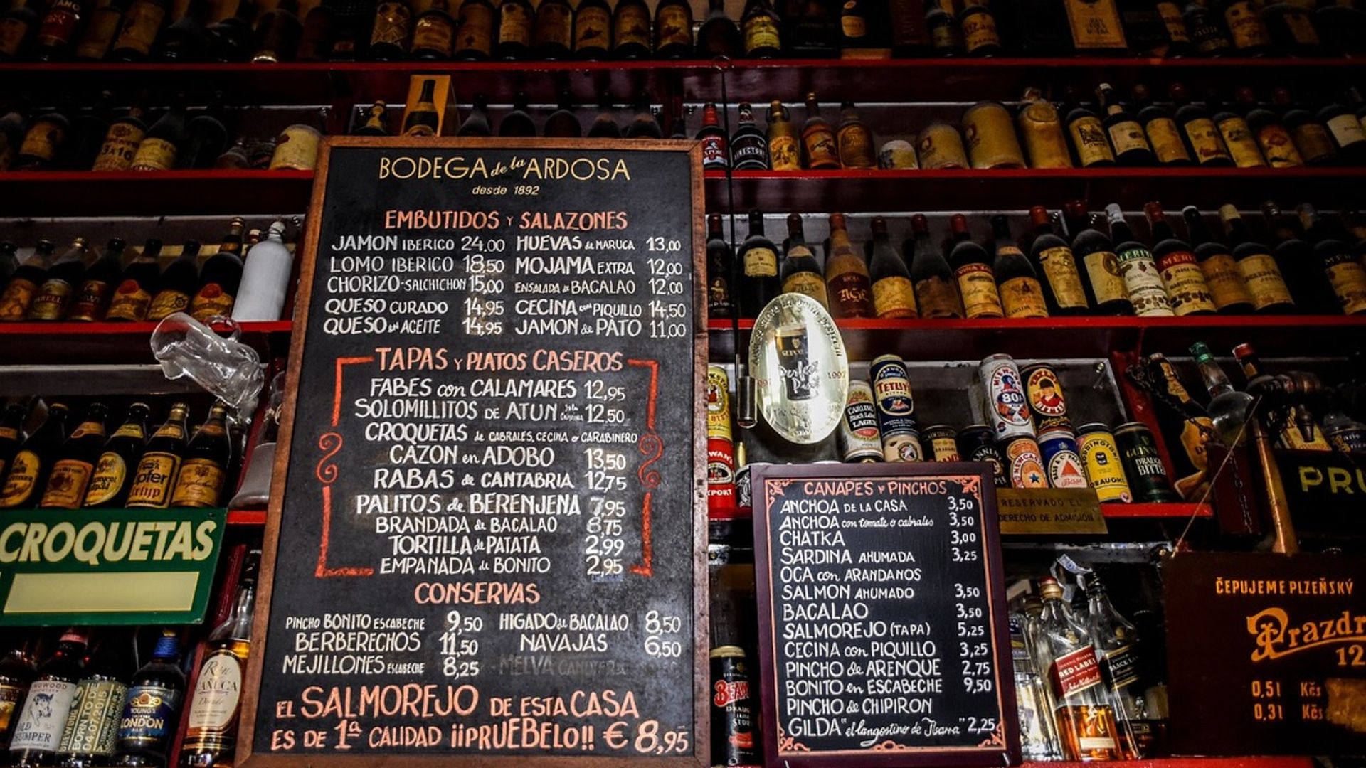 Local de la bodega La Ardosa en Malasaña