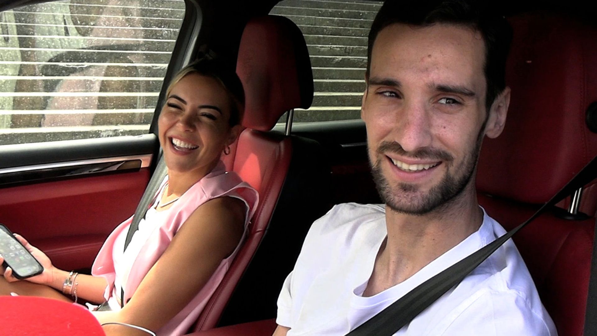 Primeras imágenes de Sergio Rico dos semanas después de recibir el alta y en 'un cumpleaños diferente'