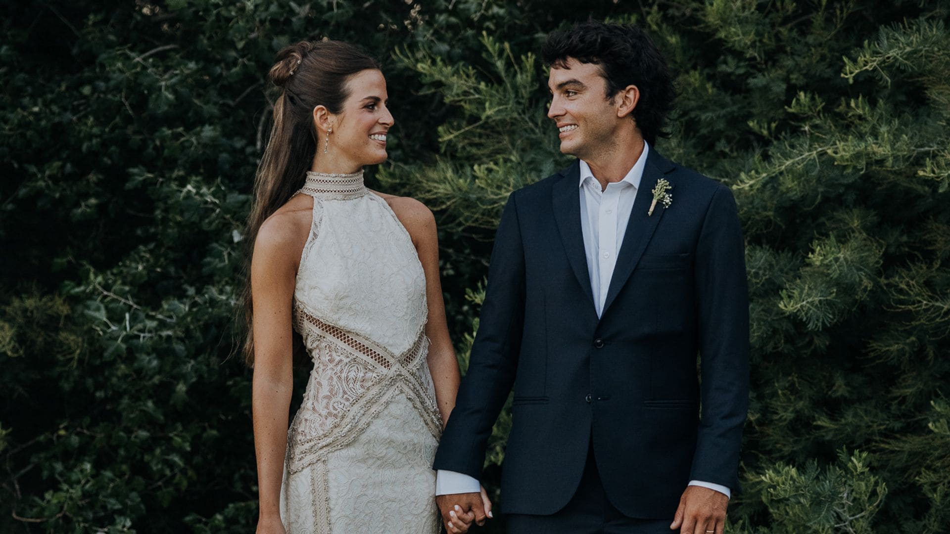 La boda en Uruguay de Margarita, la novia del vestido bordado en crochet que no llevó ramo