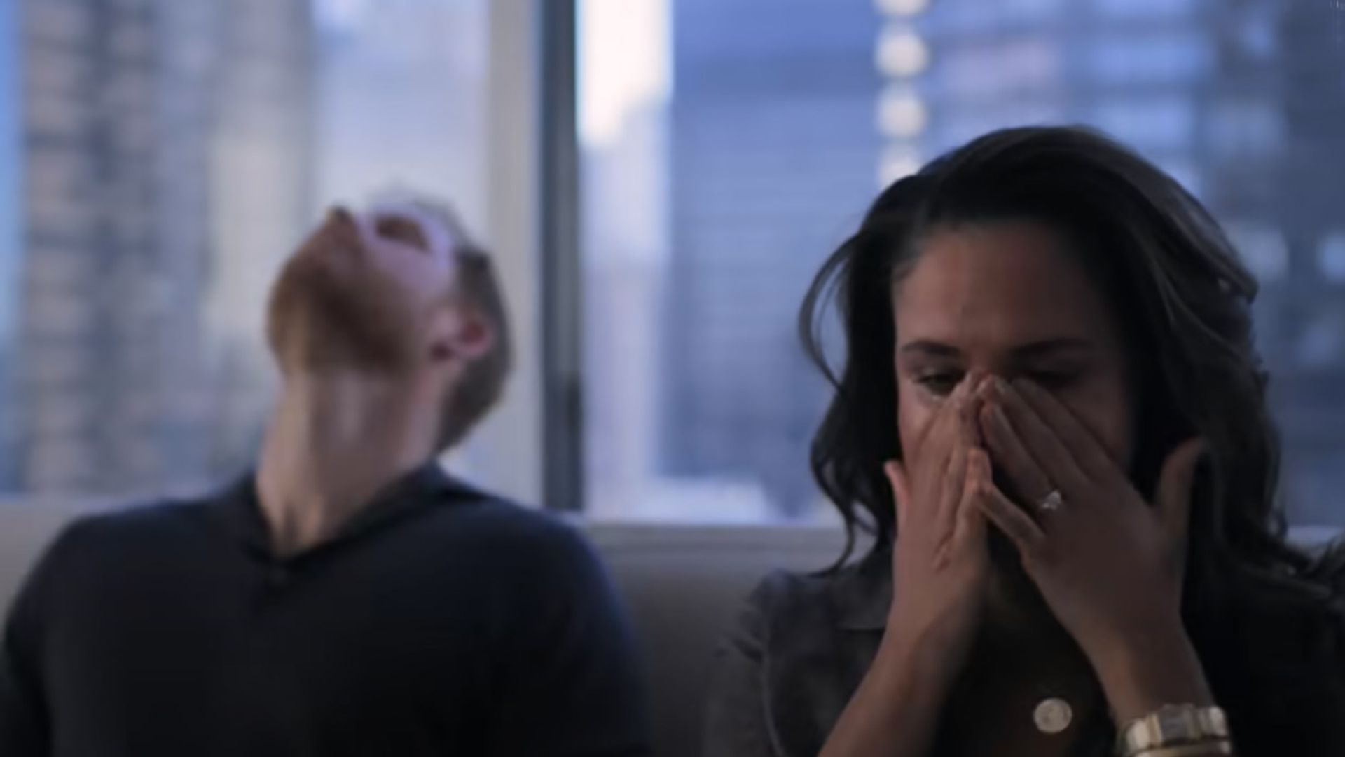 ¿Por qué los Windsor pueden interpretar la docuserie de Harry y Meghan como una 'declaración de guerra'?