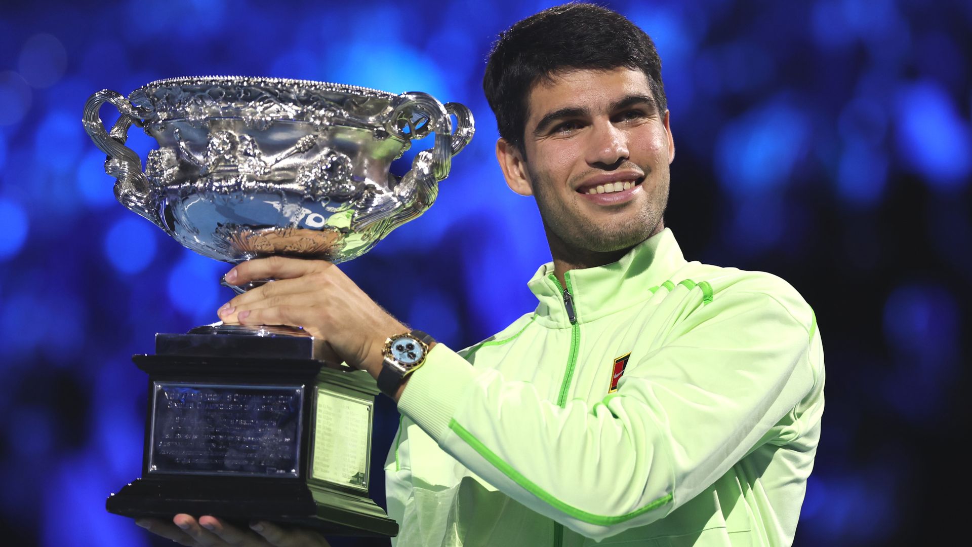 Carlos Alcaraz hace historia tras ganar el Open de Australia: de la  felicitación de Casa Real a los VIPs que han visto la final