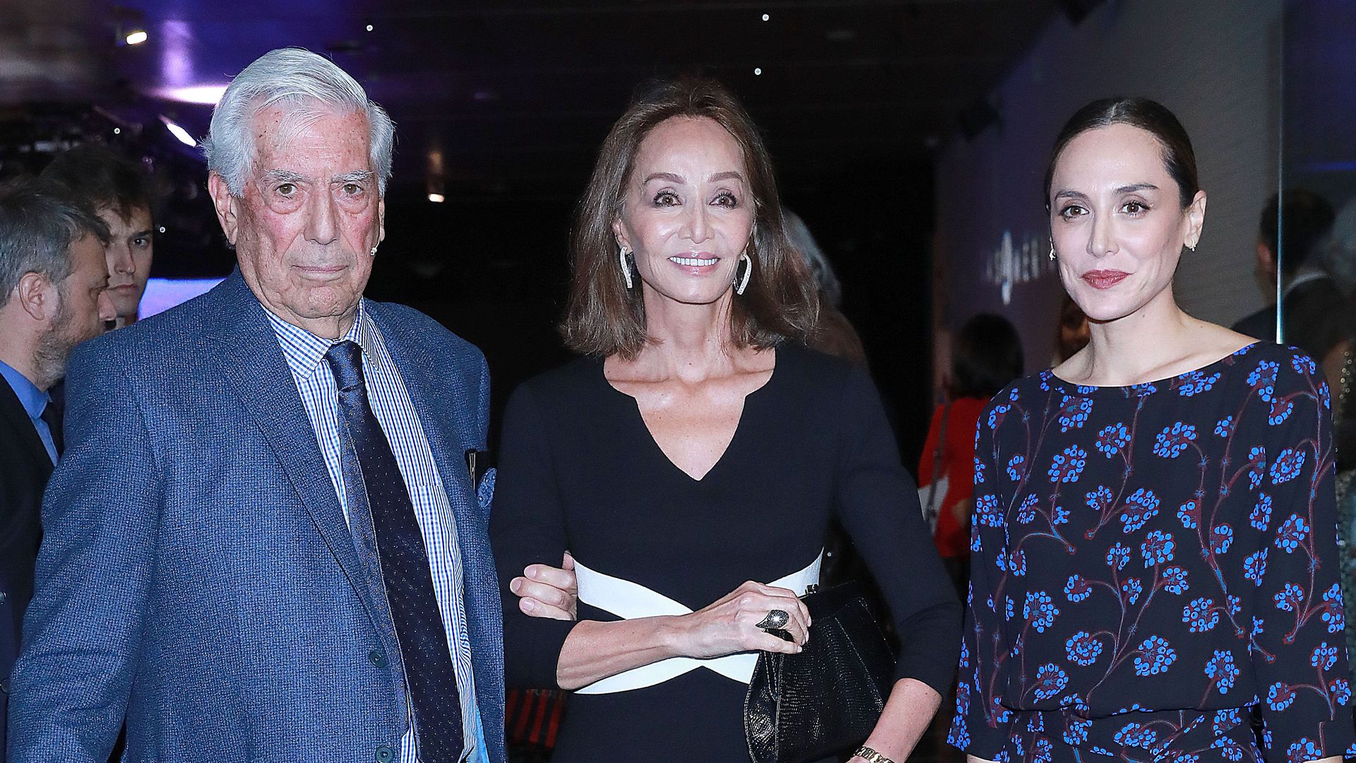 Isabel Preysler recibió la noticia de la muerte de Mario Vargas Llosa rodeada de sus hijos 