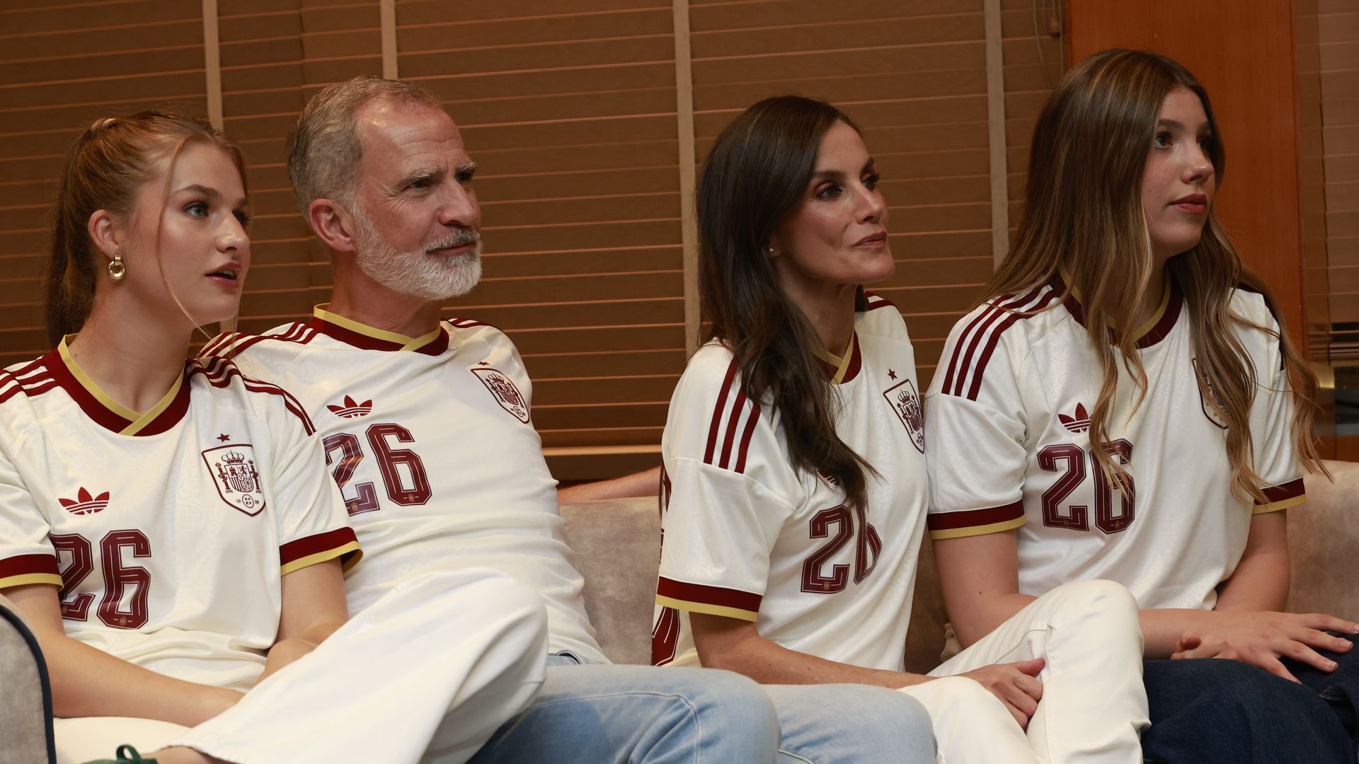 Felipe VI, la reina Letizia, Leonor y Sofía vivieron el partido como cuatro aficionados más, entre nervios, aplausos y abrazos