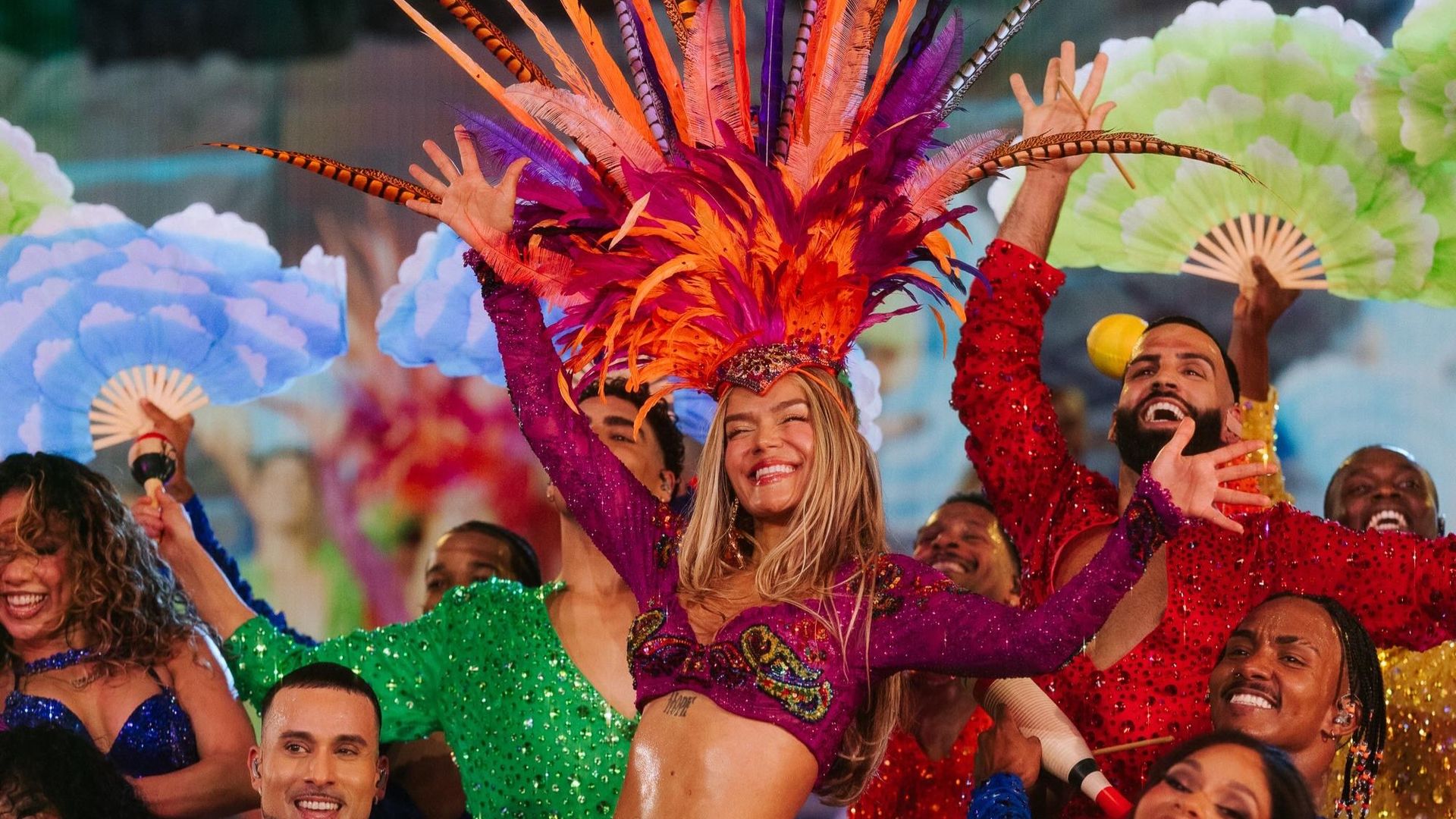 Karol G inaugura Viajando por el Mundo TropiTour