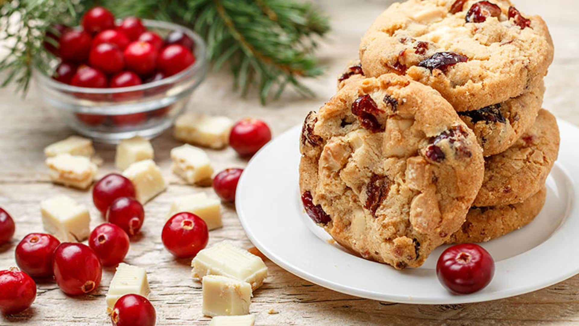 'Cookies' de chocolate blanco y grosellas