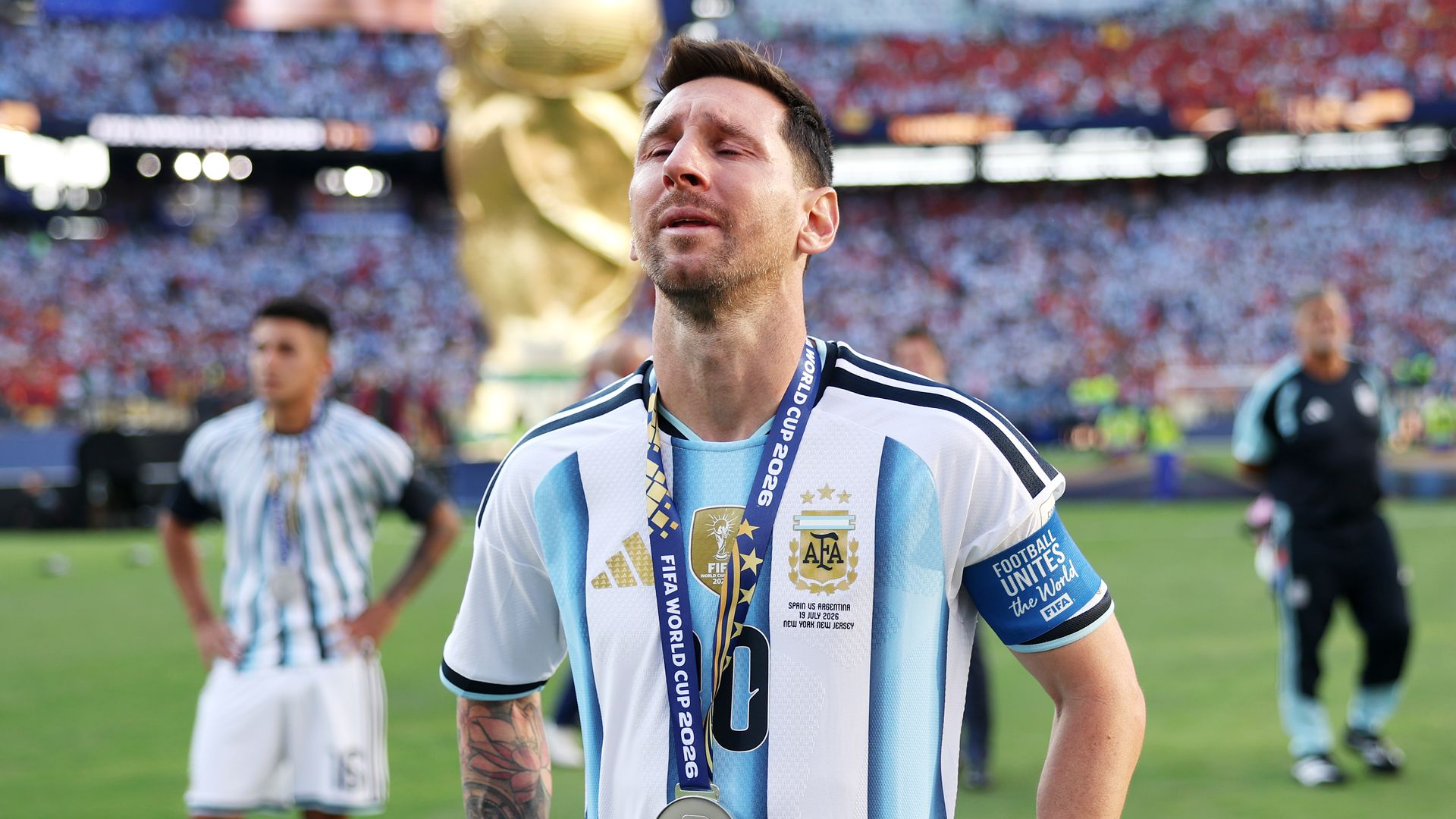 El dolor de Leo Messi, la resignación de Carla Pereyra... así se han tomado los argentinos su derrota contra España