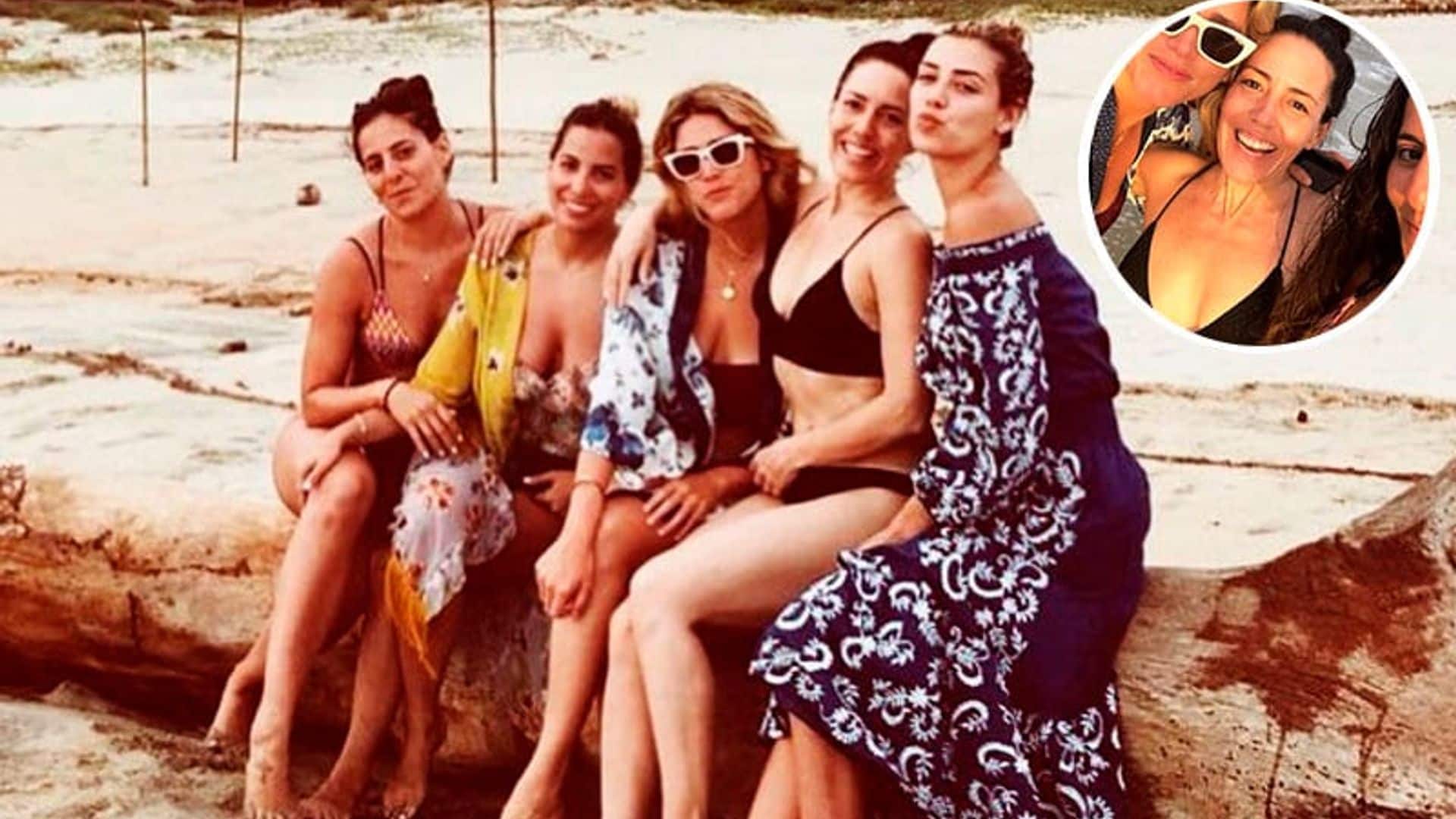 ¡Sexy a los 48! Stephanie Salas y el bikini con el que presumió su figura