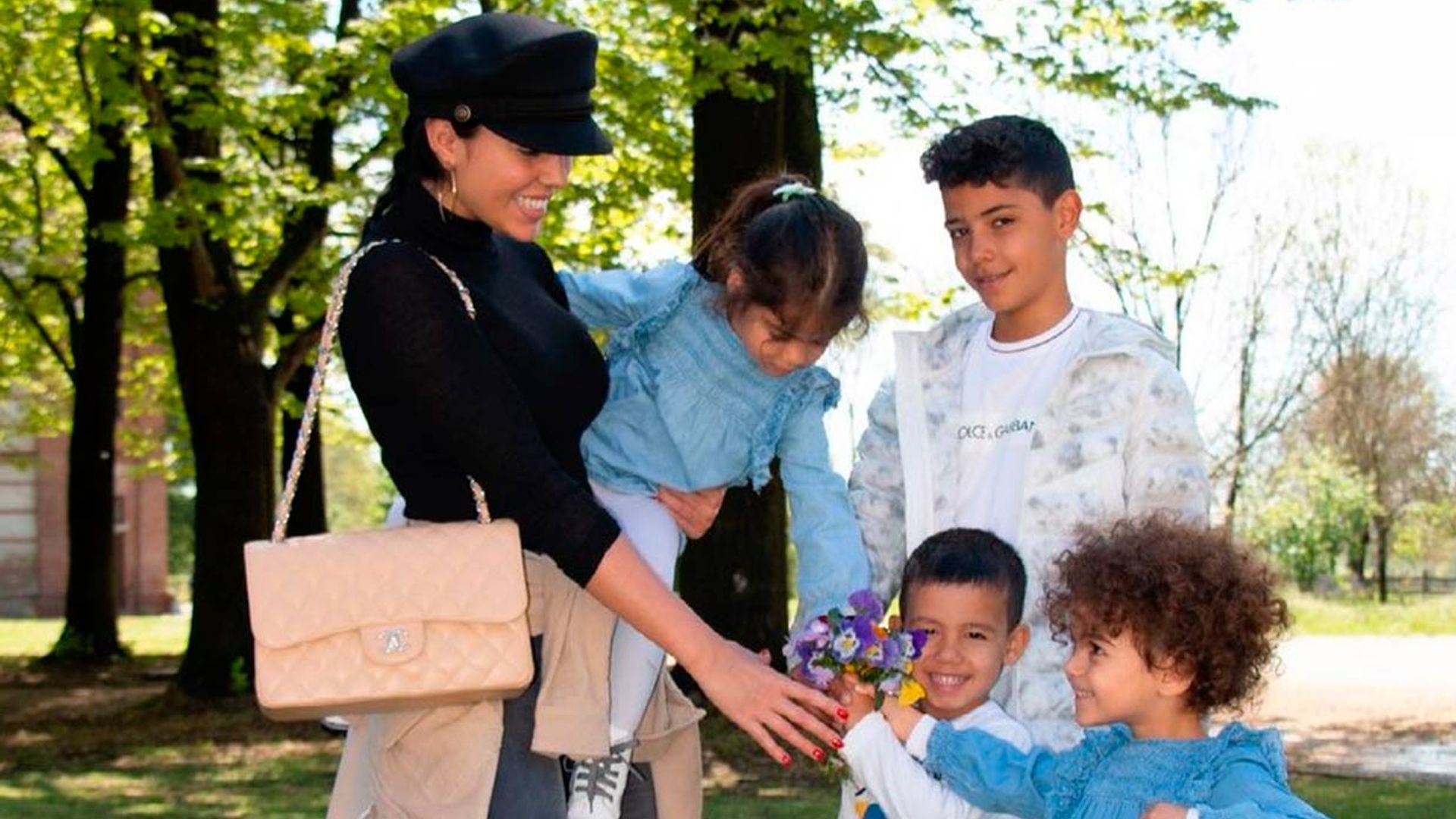 Georgina Rodríguez se derrite con sus niños al volver a casa: 'El mejor recibimiento'