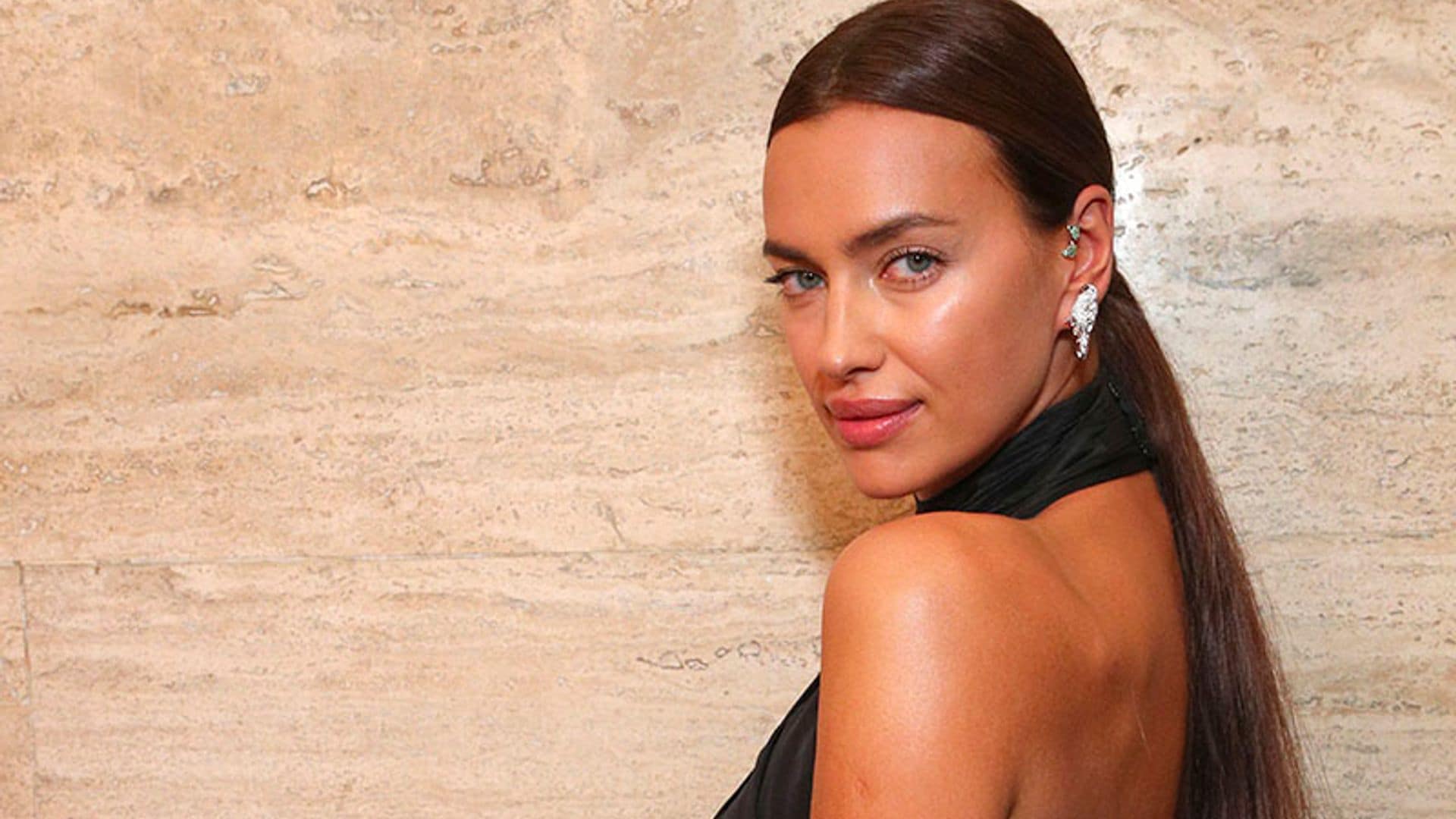 El ejercicio que Irina Shayk recomienda a todas las mujeres perezosas