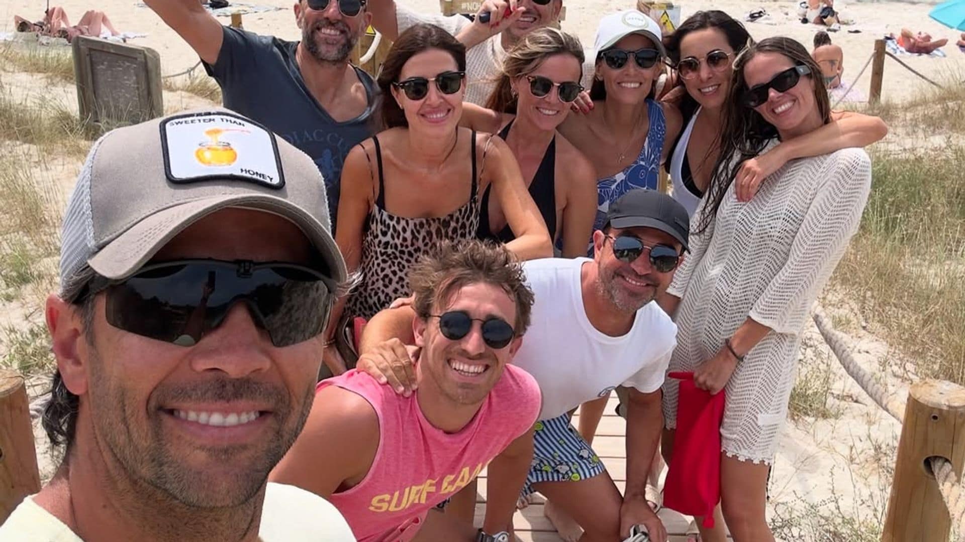 Risas, relax, amor y amigos: así está siendo el verano ibicenco de Ana Boyer