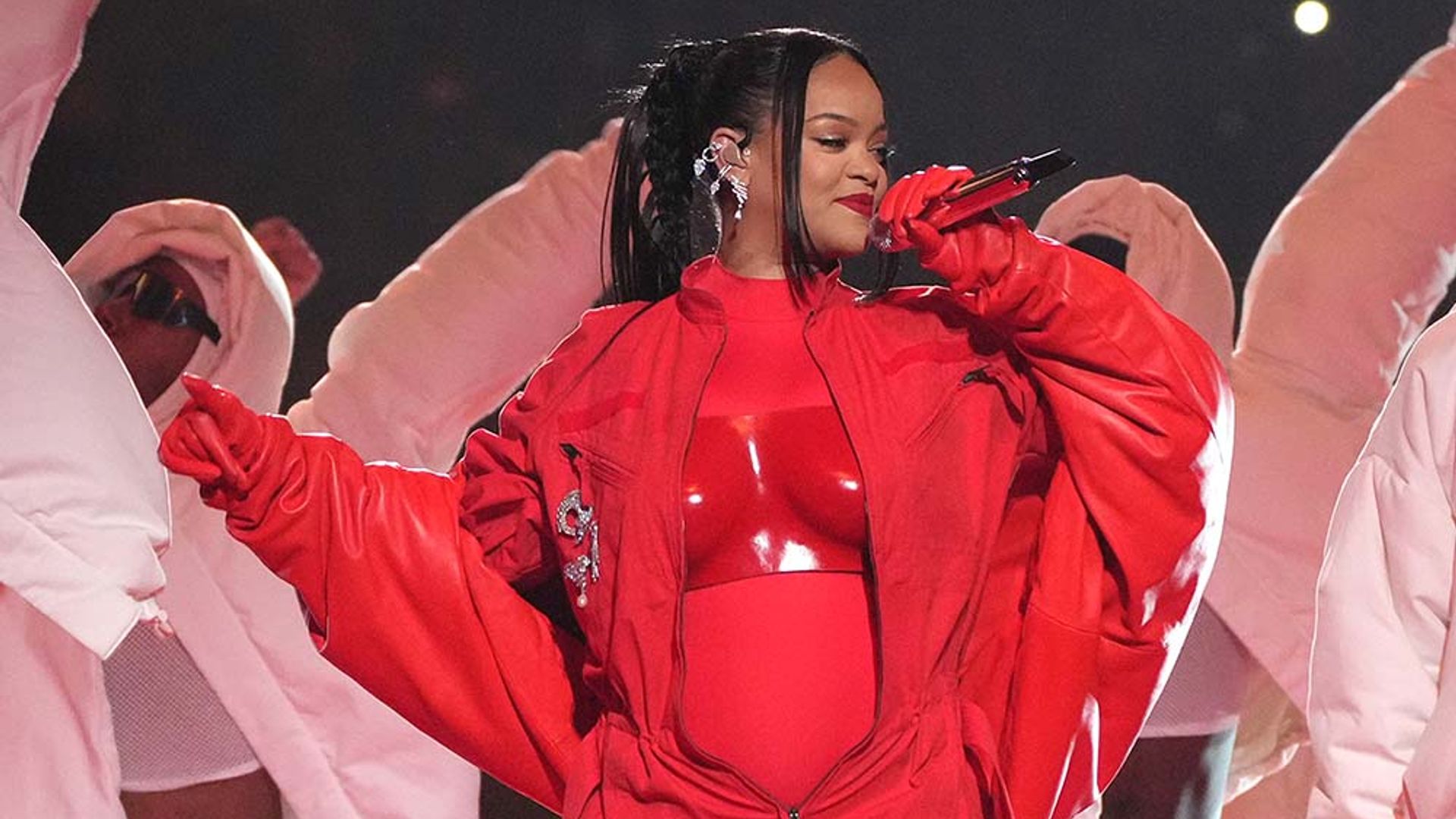 El millonario efecto del maquillaje que Rihanna lució en la Super Bowl