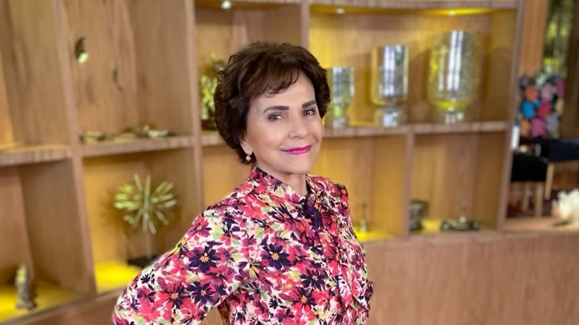 Paty Chapoy recibe con mucho cariño en el foro de 'Ventaneando' a la ...