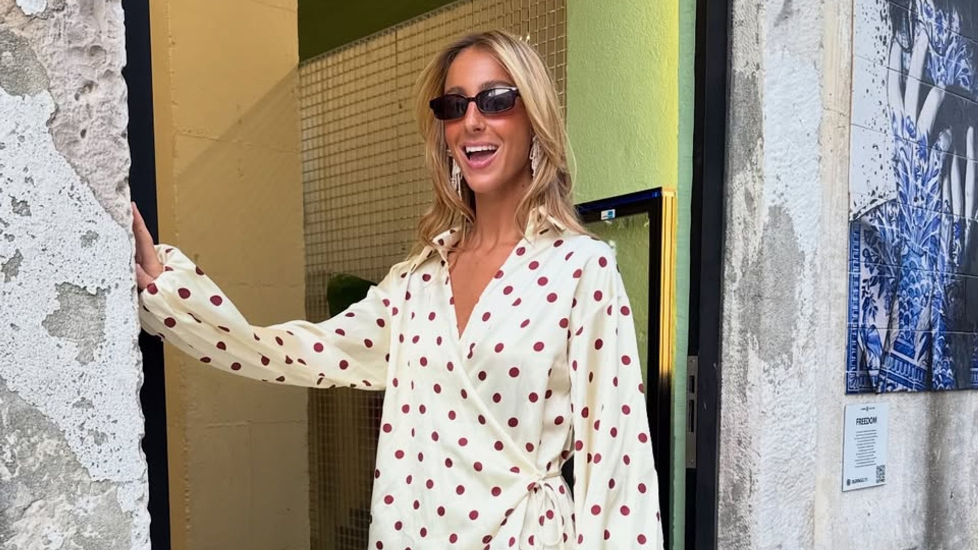 Estos 4 colores combinan genial con los clásicos lunares y te ayudarán a crear looks mucho más estilosos y diferentes