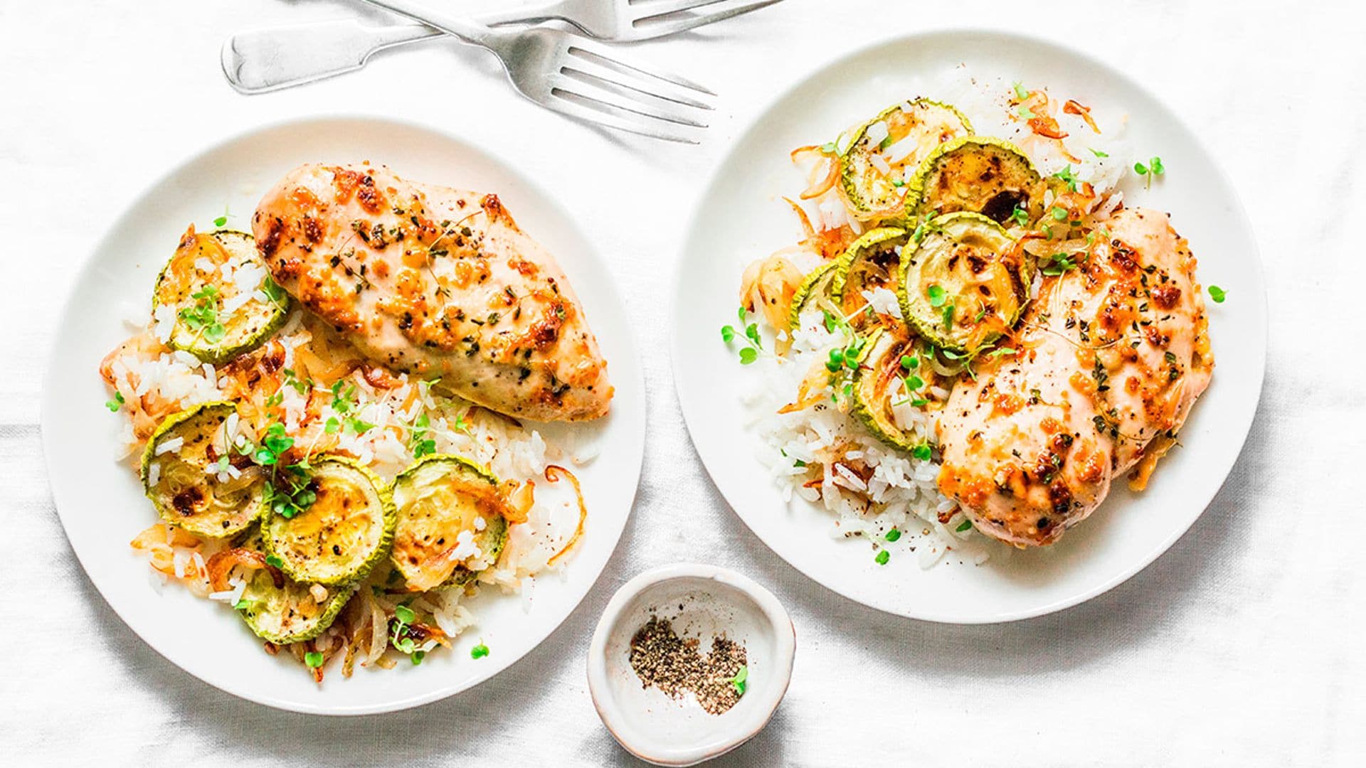 Pechugas de pollo con arroz y calabacín con salsa agridulce
