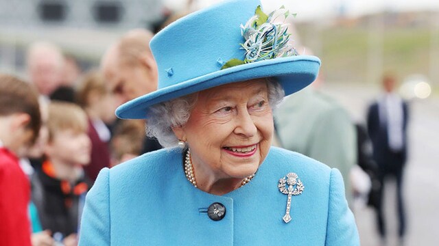 la reina isabel ii tras conocerse el tercer embarazo de kate middleton