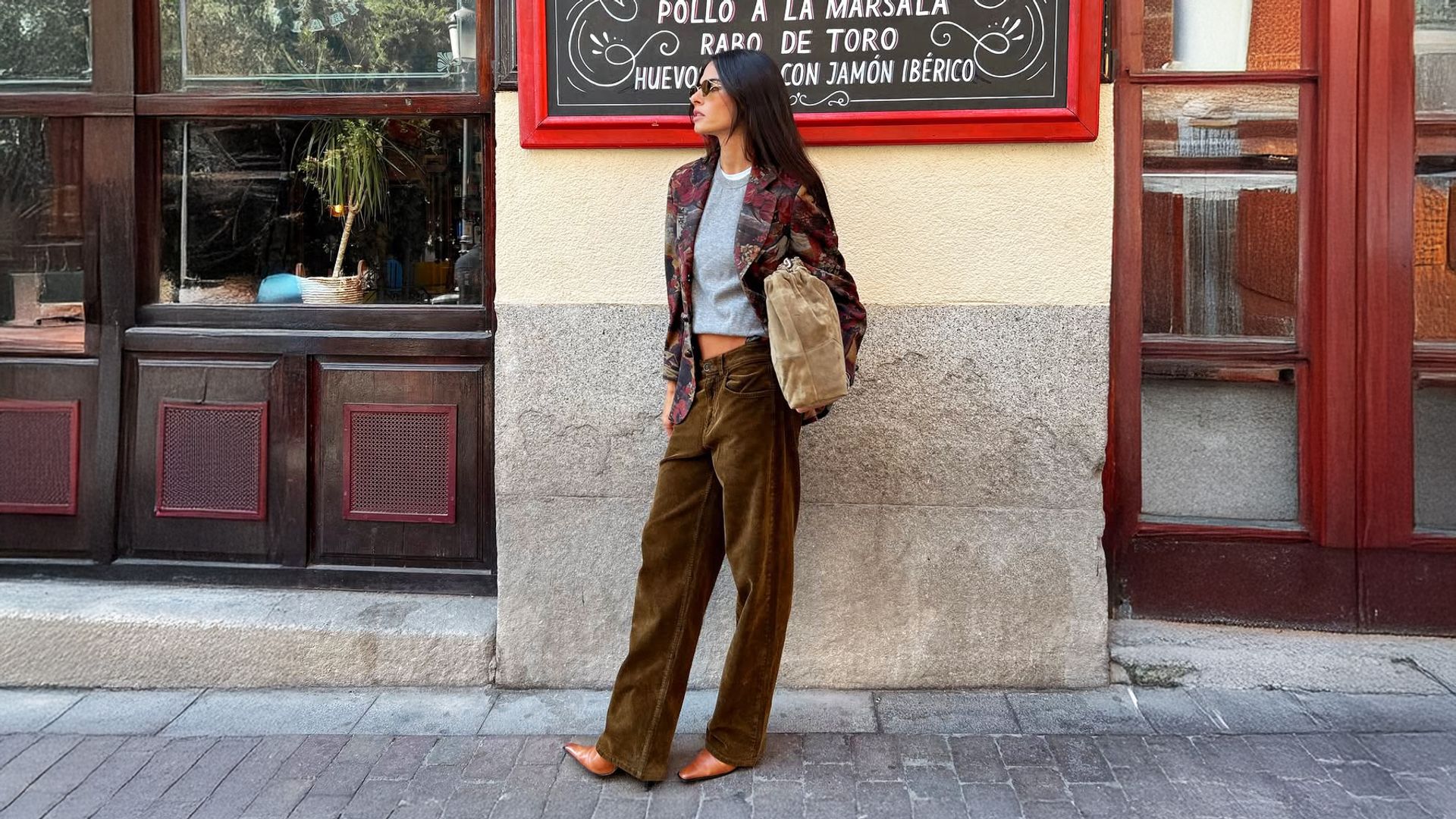 Cómo llevar botines marrones de lunes a domingo y vestir bien toda la semana
