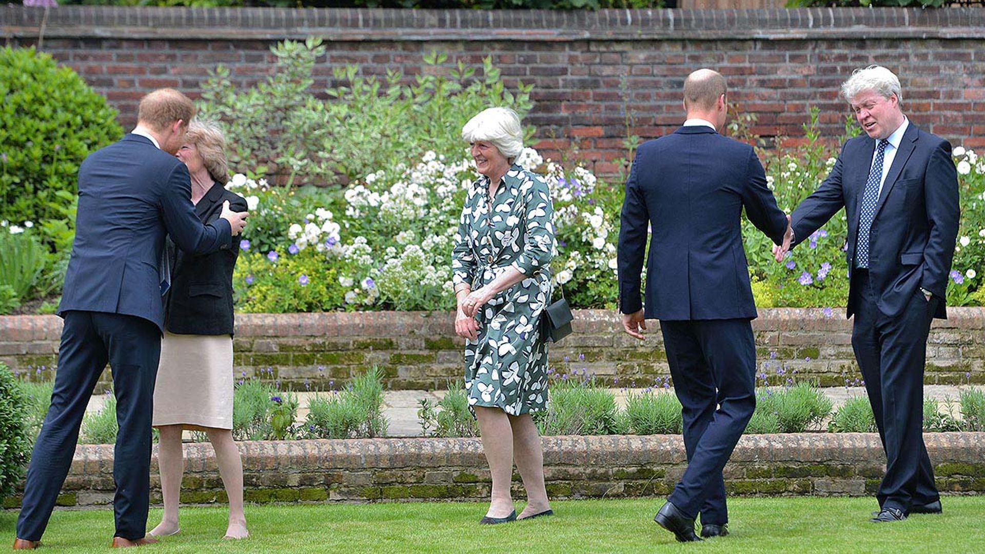 Los doce invitados que han acompañado a Harry y Guillermo para inaugurar la estatua de Diana
