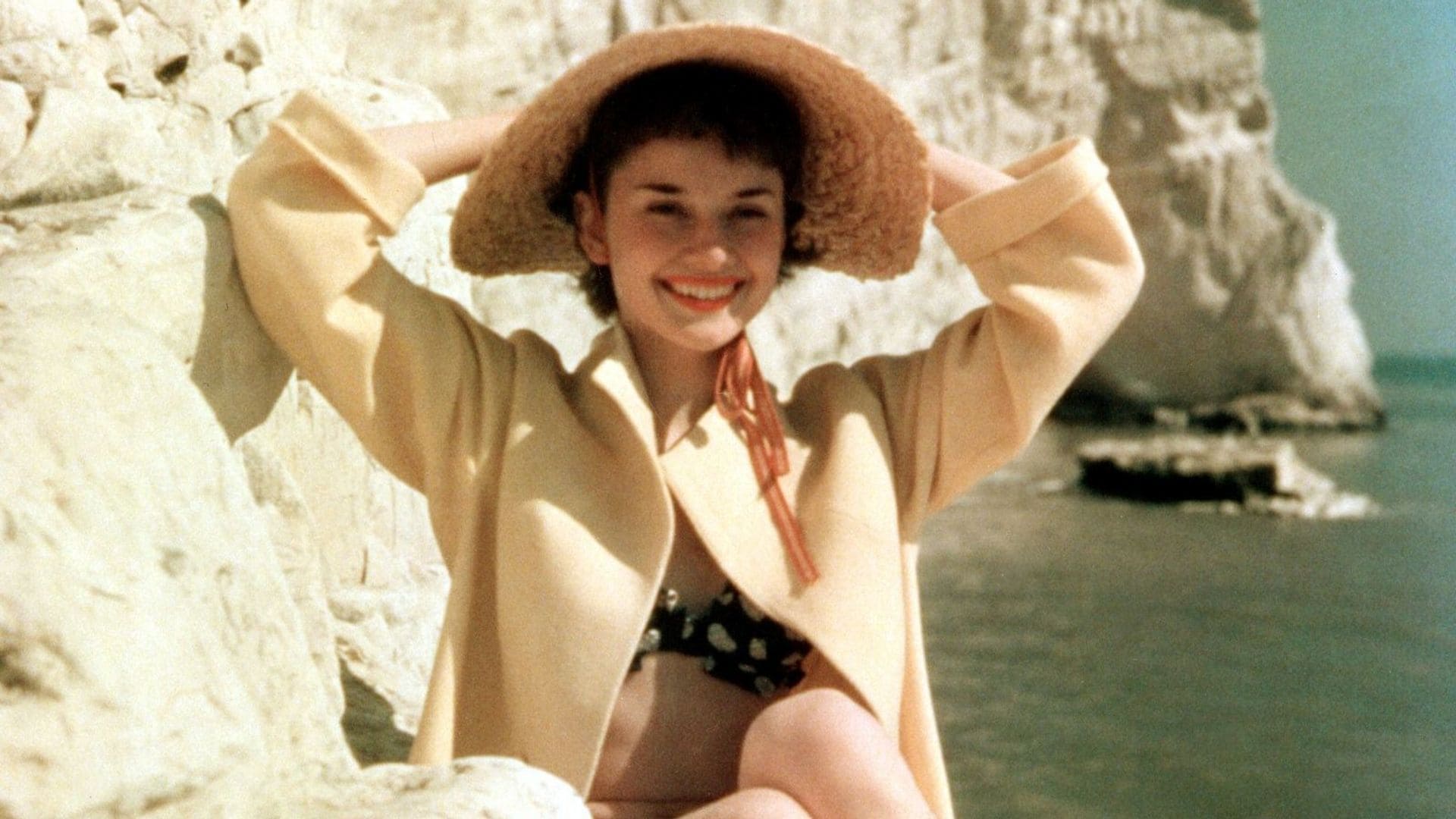 ¿Eres más Audrey o Brigitte? Para cada musa de la moda francesa, un look de verano que triunfó en 1960 y seguiríamos llevando hoy