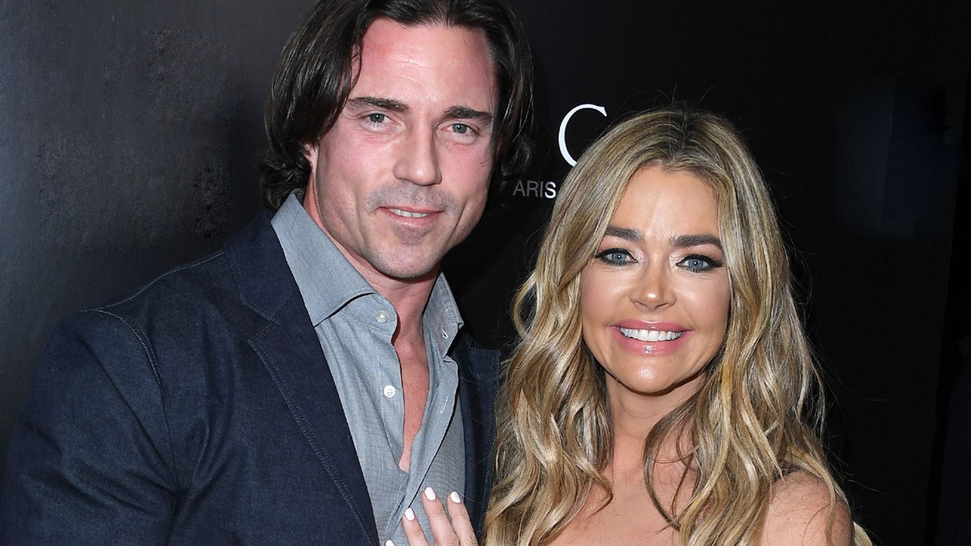 Disparan contra el vehículo de la actriz Denise Richards y su marido en Los Ángeles