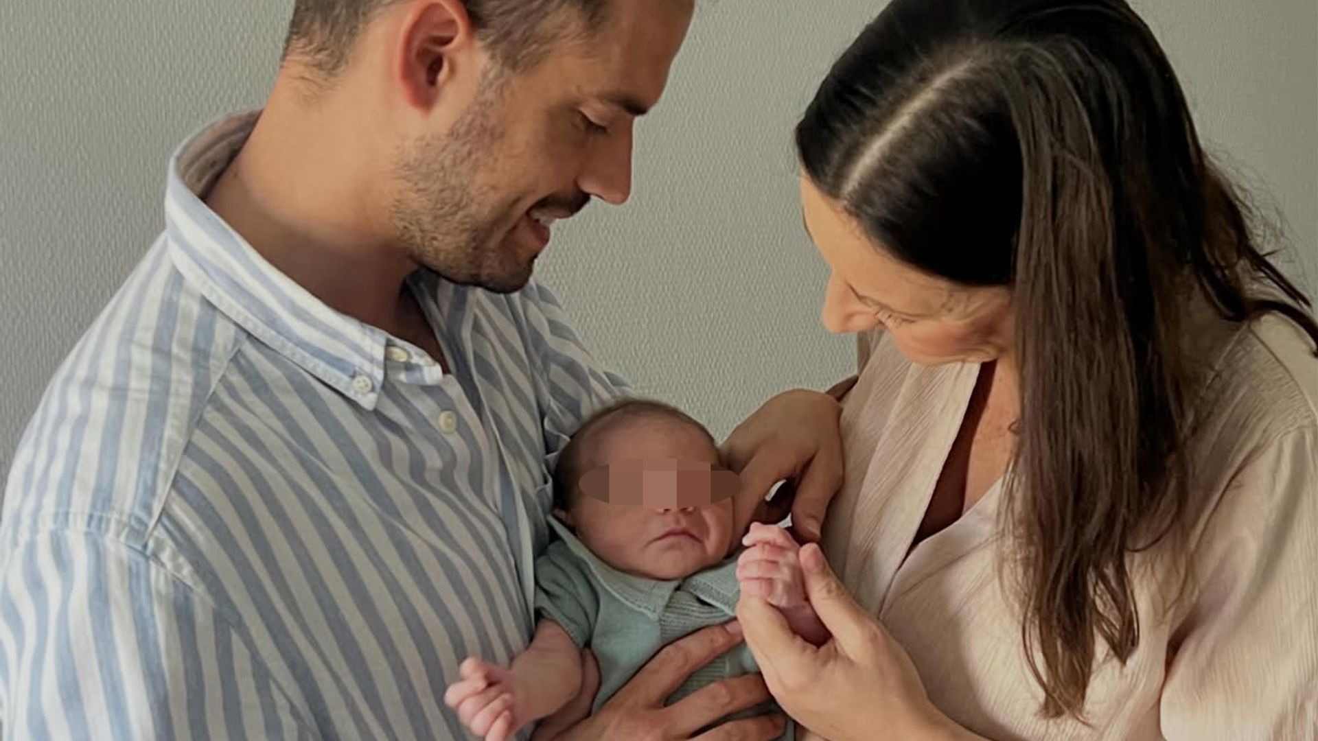Raquel Sanz, viuda de Víctor Barrio, ha dado a luz a su primer hijo