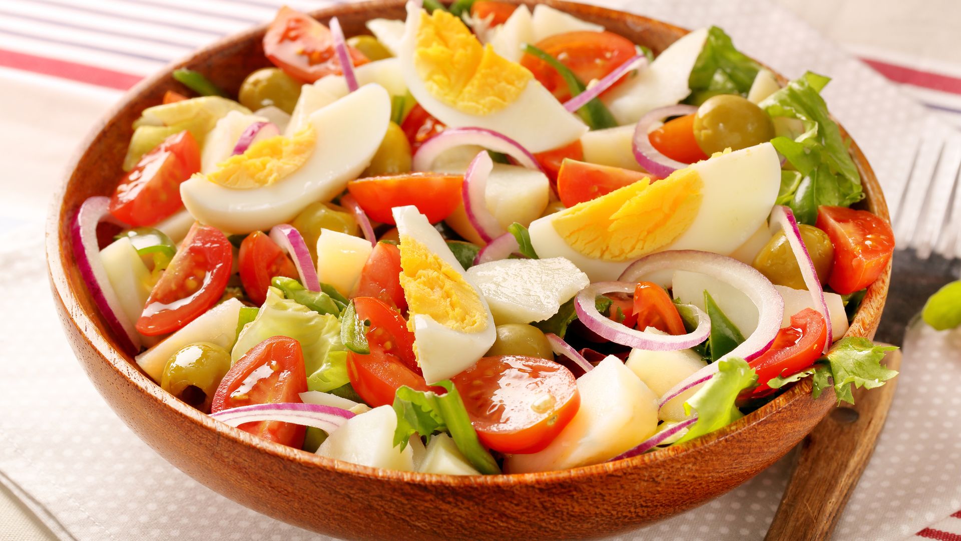 LA RECETA FRESQUITA DEL DÍA. Como lo hacían nuestras abuelas: la receta de ensalada más tradicional que triunfa cada verano