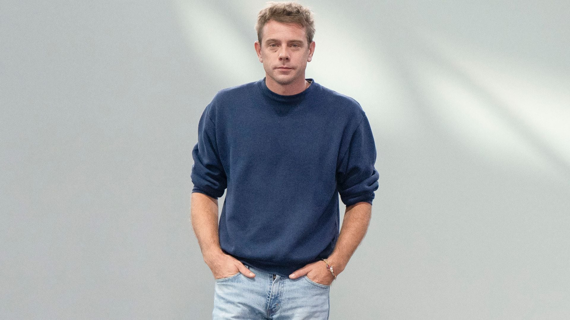 El juego de sillas continúa en Dior: Jonathan Anderson, nuevo director creativo