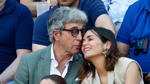 (Foto de ARCHIVO)
Elena S. Sánchez y su marido Roberto Domí­nguez viendo la corrida de toros de la Feria de San Isidro en la plaza de Las Ventas, a 29 de mayo de 2025, en Madrid (España)

Jose Velasco / Europa Press
CORRIDA;TOROS;PLAZA
29/5/2025
