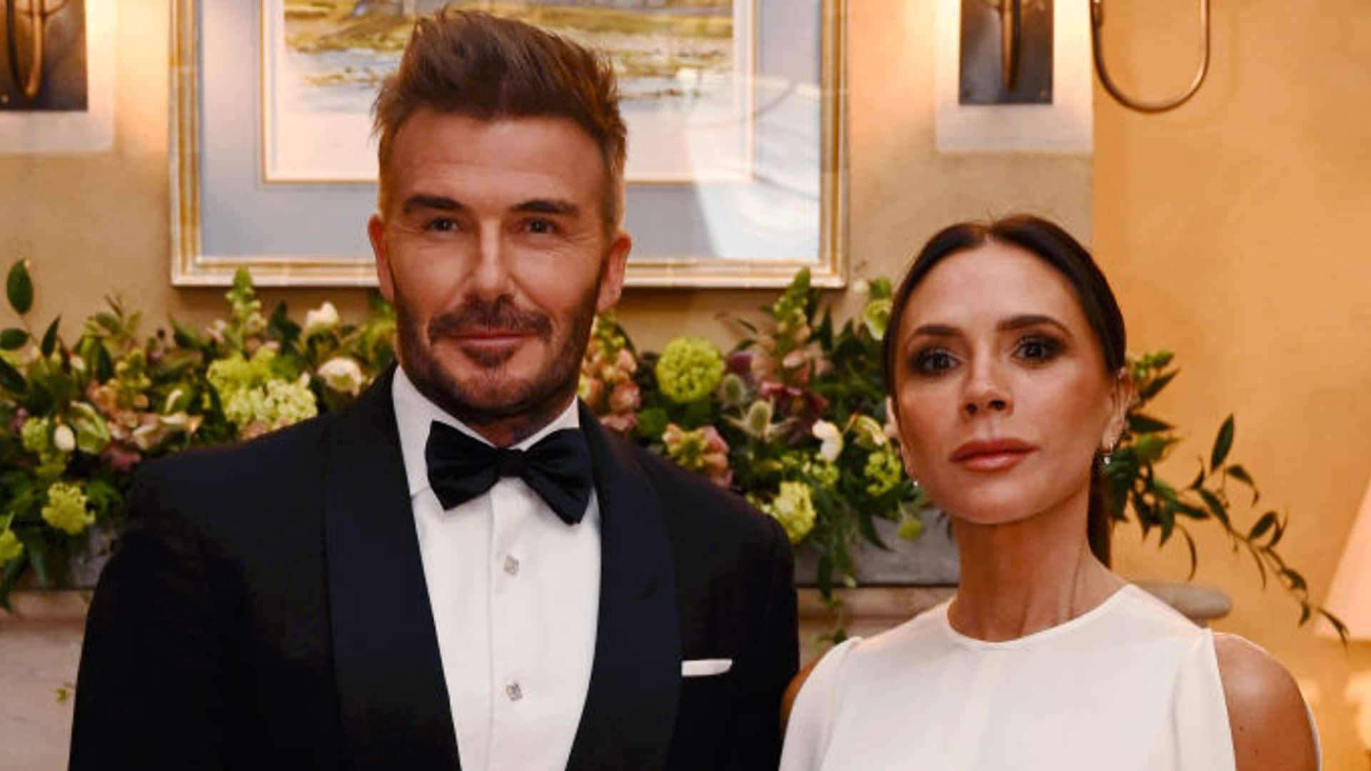 El truco insólito de Victoria Beckham para dormir con David (¡ni te lo imaginas!)