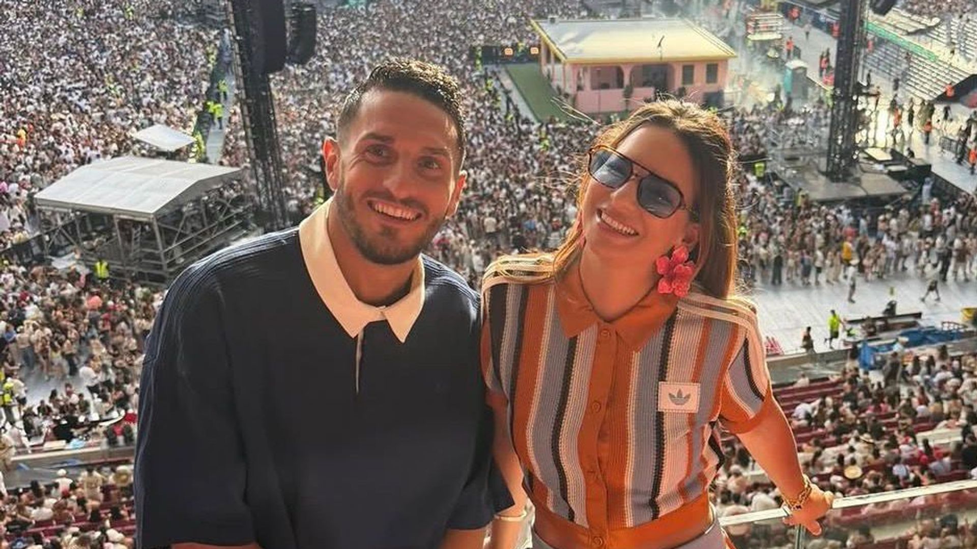 Beatriz Espejel ha estado en La Casita de Bad Bunny y nos ha desvelado los secretos: "Tiene un salón, una barra de bar y la terraza exterior"