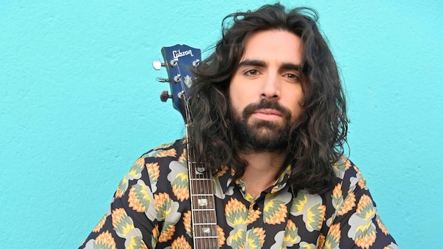 Guillermo Furiase acaba de sacar al mercado El son, su primer single en  solitario