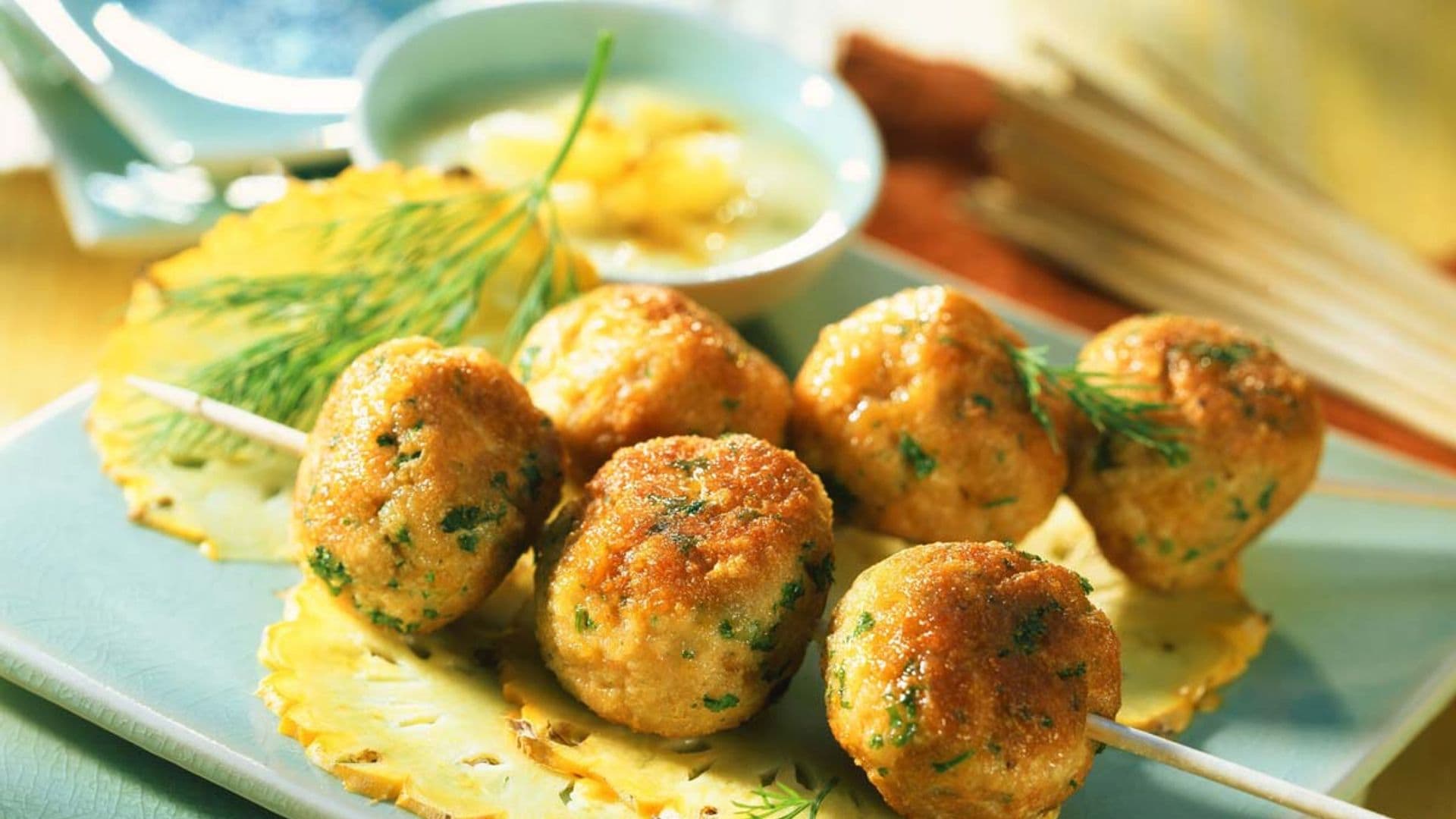 Albóndigas de salmón con salsa de piña