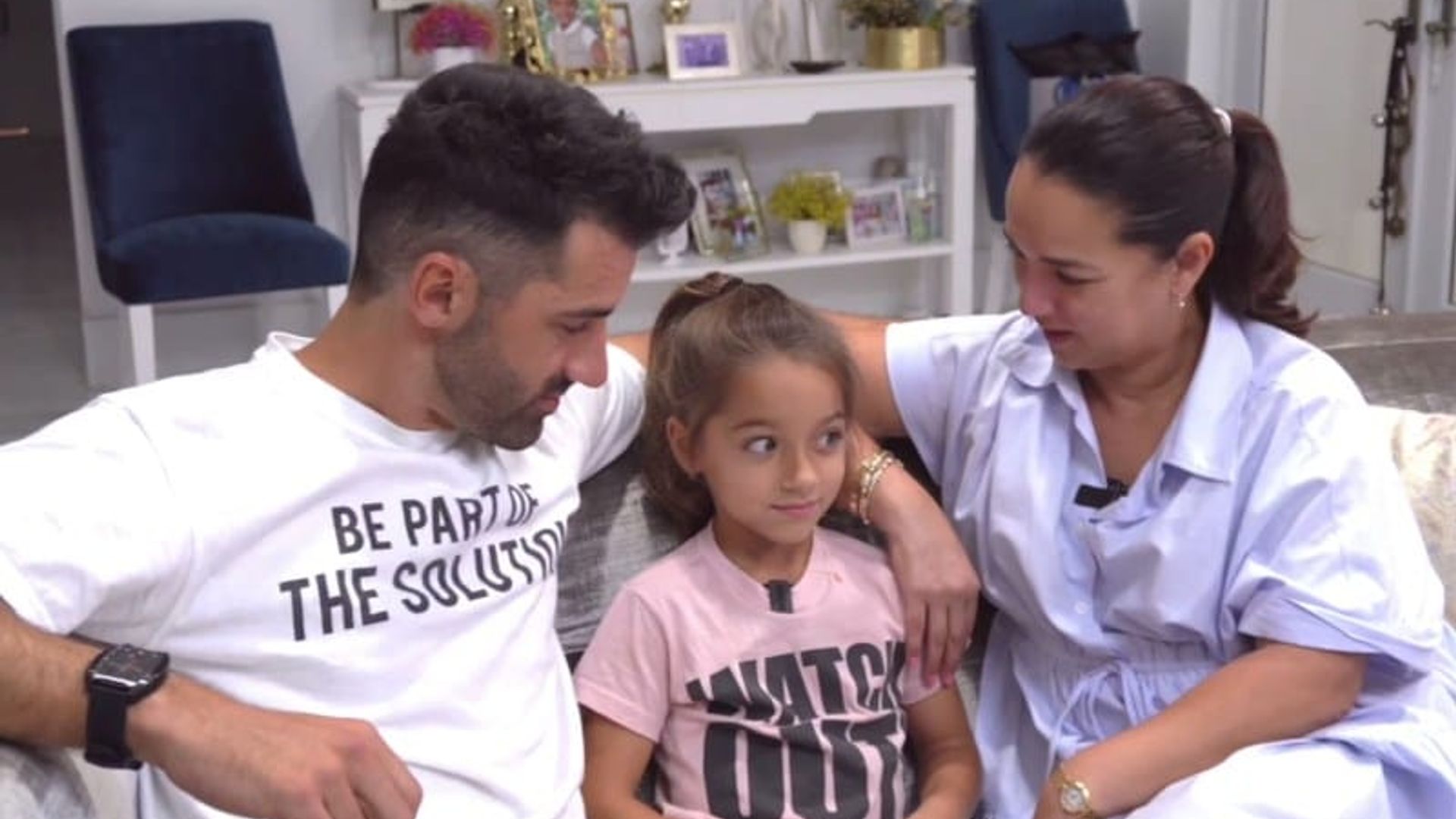 La tierna reacción de la hija de Adamari López al conocer cómo fue que inició la historia de amor de sus papás