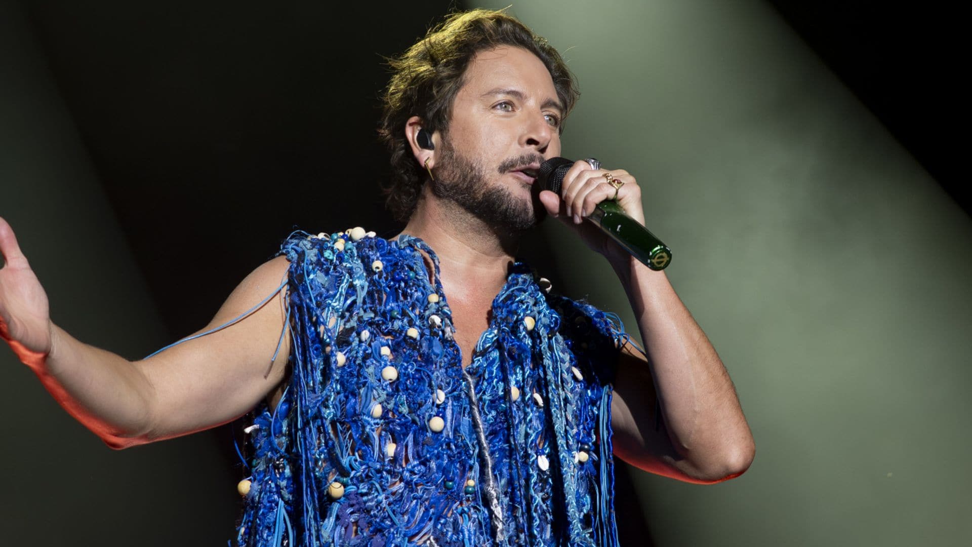 Manuel Carrasco durante uno de sus últimos conciertos en Zaragoza de 2025