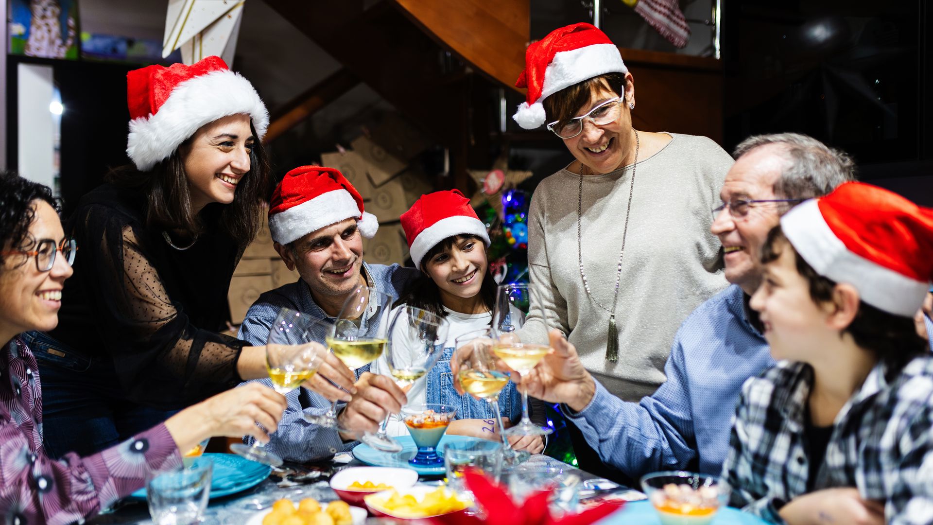 Familia española celebrando la Navidad