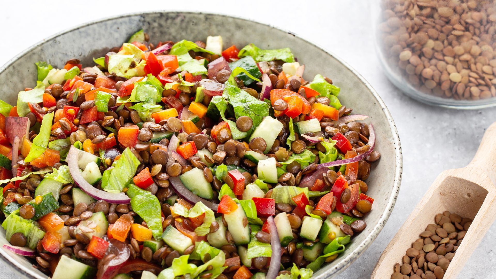 Ensaladas de lentejas: 12 recetas fáciles, saludables y perfectas para los días de calor