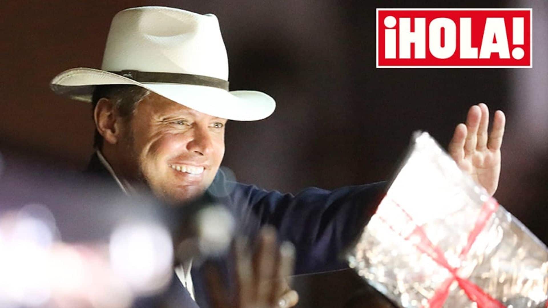 ¡Sorpresa! Luis Miguel decidió saludar a sus fans afuera de su hotel
