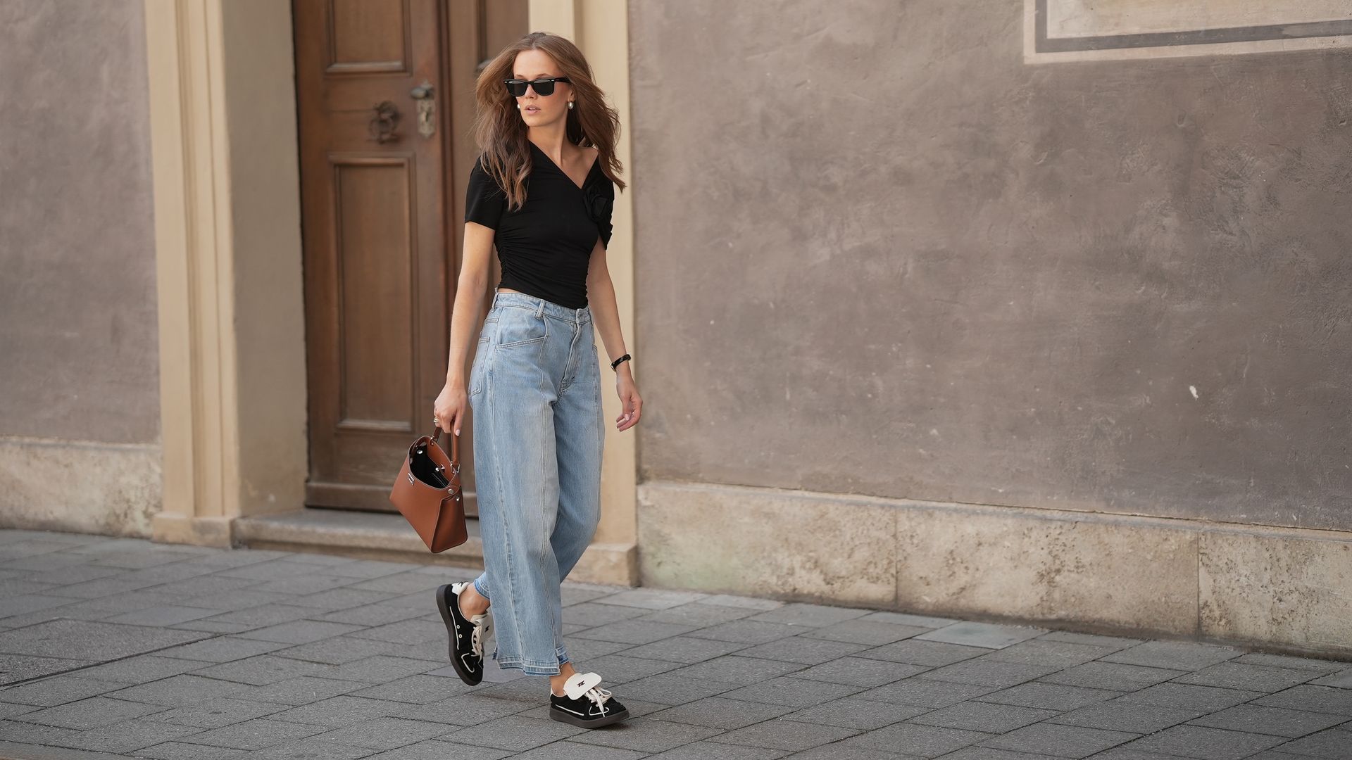 Sneakers Street Style 2025