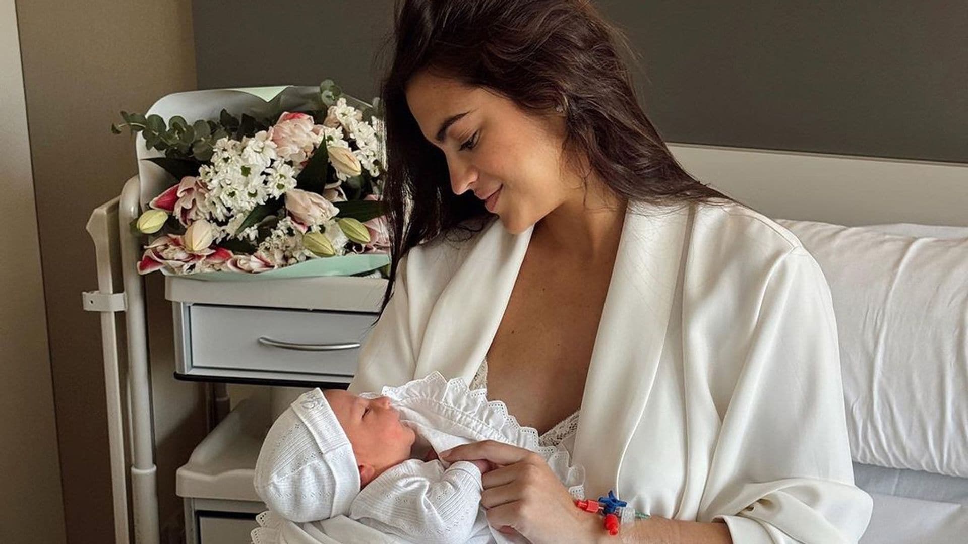 De Isabelle Junot a Marta Lozano, las orgullosas mamás que celebran por primera vez el Día de la Madre