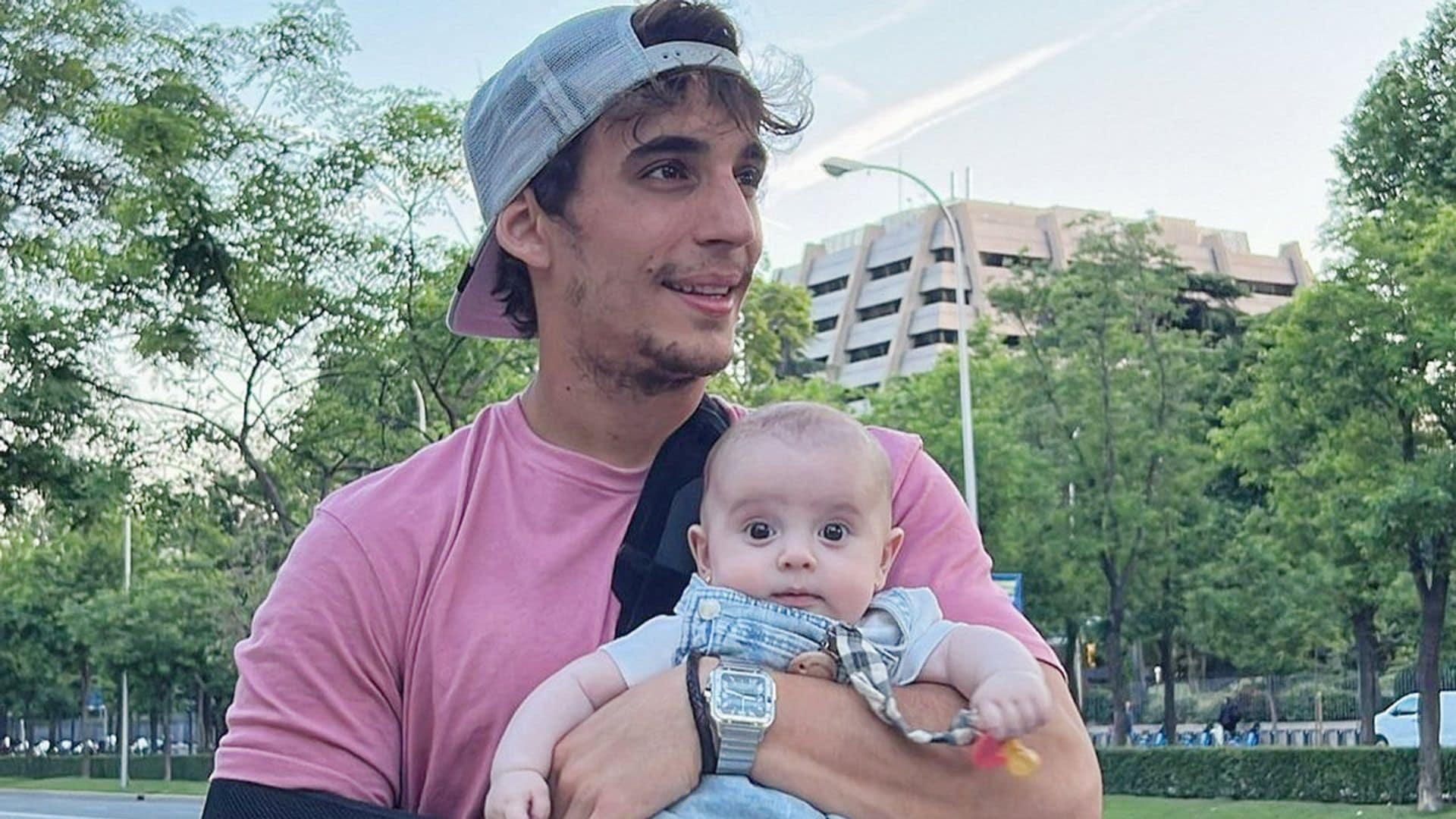 Miguel Herrán se recupera del accidente junto a su 'bollito' y cuenta cómo se encuentra