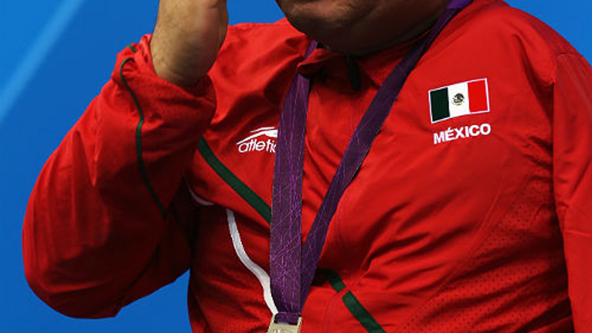 El nadador Arnulfo Castorena le da a México su primera medalla en los Juegos Paralímpicos de Londres 2012