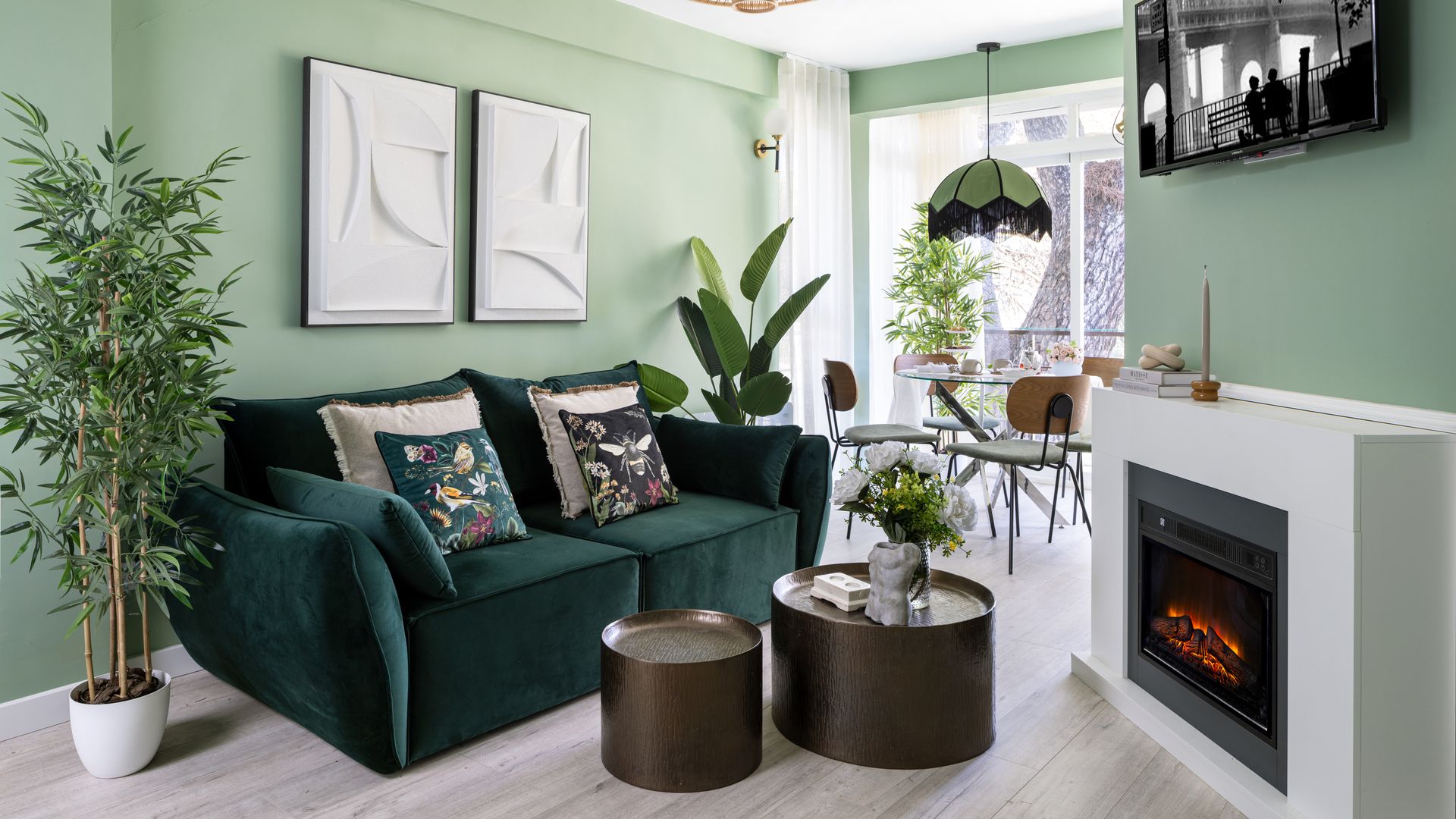 Salón pintado de verde