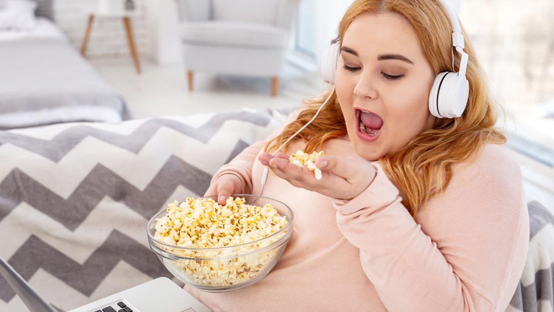 Así son los hábitos más frecuentes (y nada saludables) de las personas con obesidad